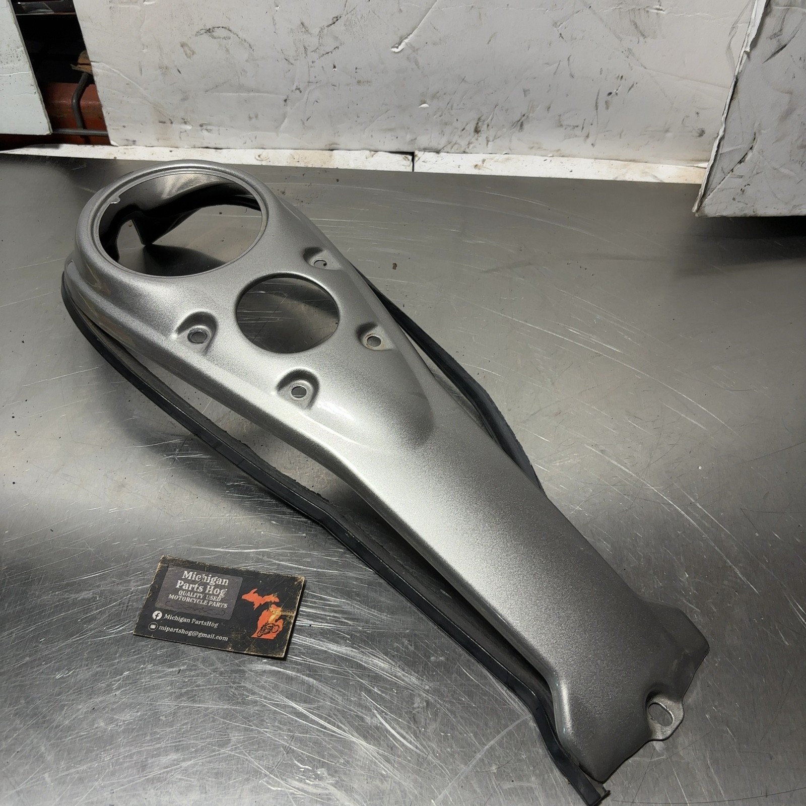 08-10 Harley Dyna Super Glide OEM Fuel Tank Bezel Dash Pewter Pearl