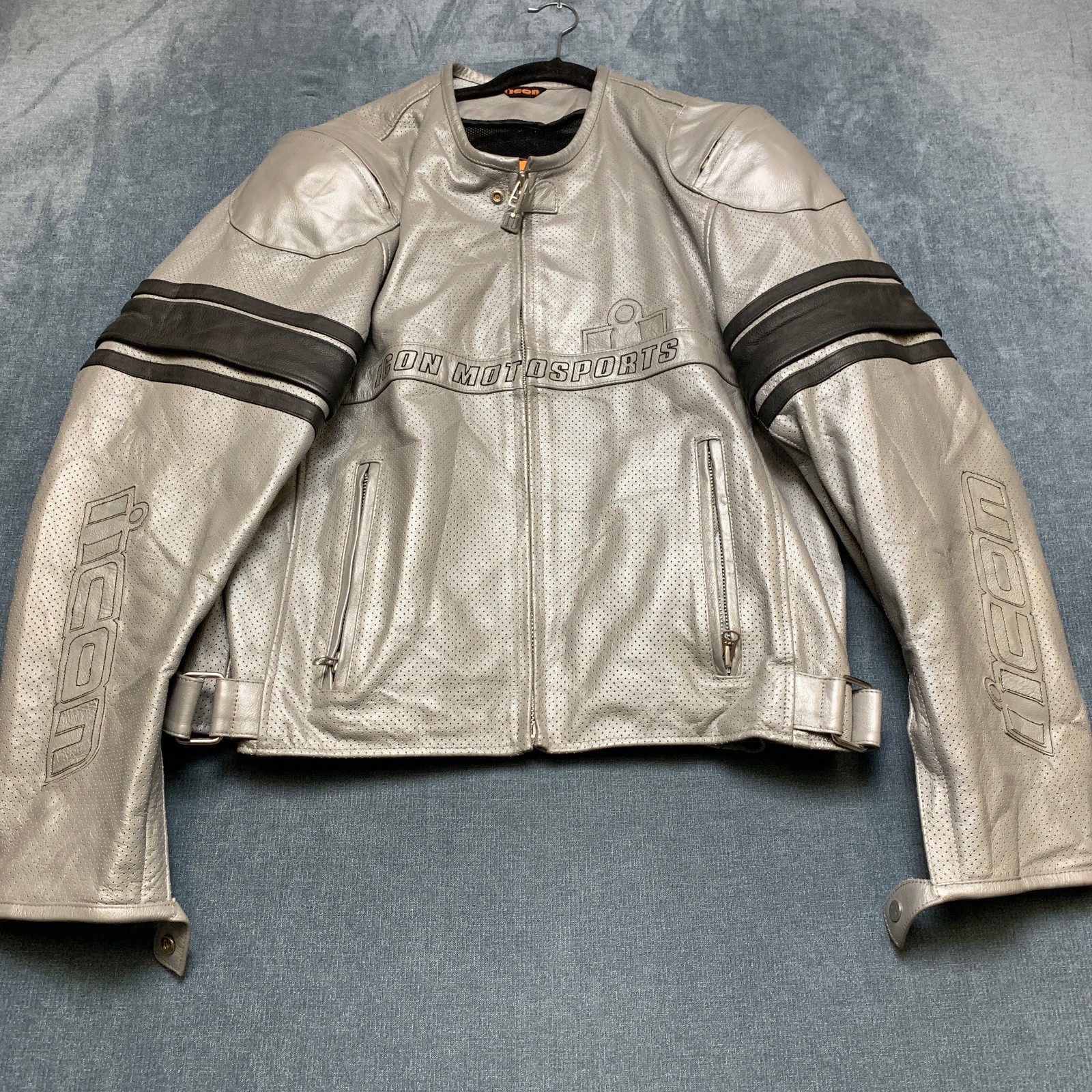 Icon Motosports Perforated Leather Motorcycle Pursuit Jacket Men 3XL Silver Gray