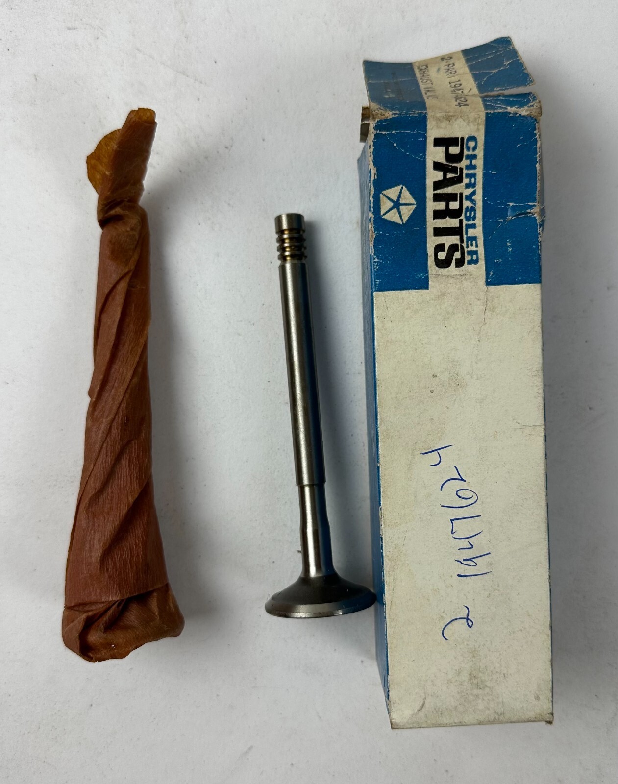 NOS Mopar Exhaust Valve 1960-76 Plymouth, Dodge 6 Cylinder #1947624