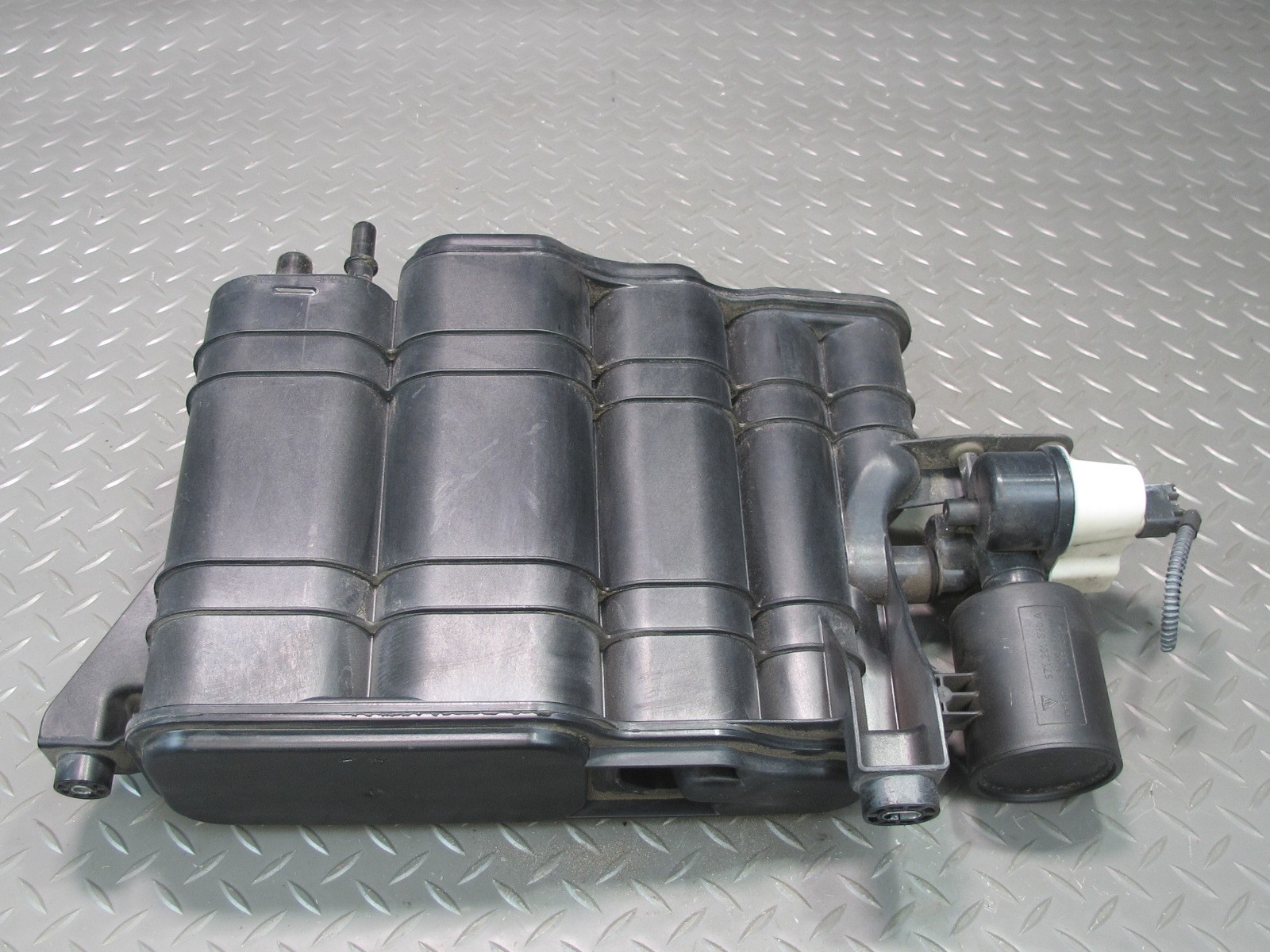17-23 PORSCHE PANAMERA 971 FUEL EVAP VAPOR CHARCOAL CANISTER 971201805B