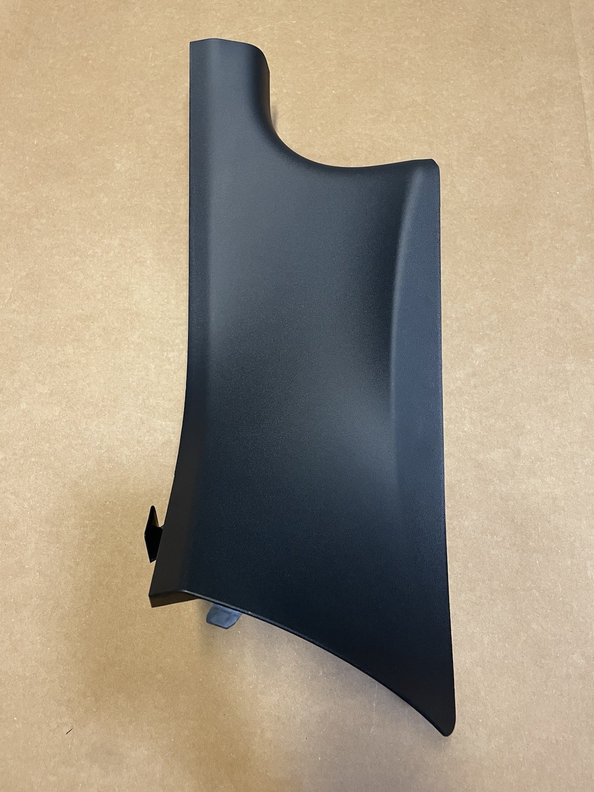 2020 - 2024 TESLA MODEL Y REAR LEFT SIDE DOOR SILL SCUFF PLATE OEM 149462500C 2020 - 2024 TESLA MODEL Y REAR LEFT SIDE DOOR SILL SCUFF PLATE OEM 149462500C