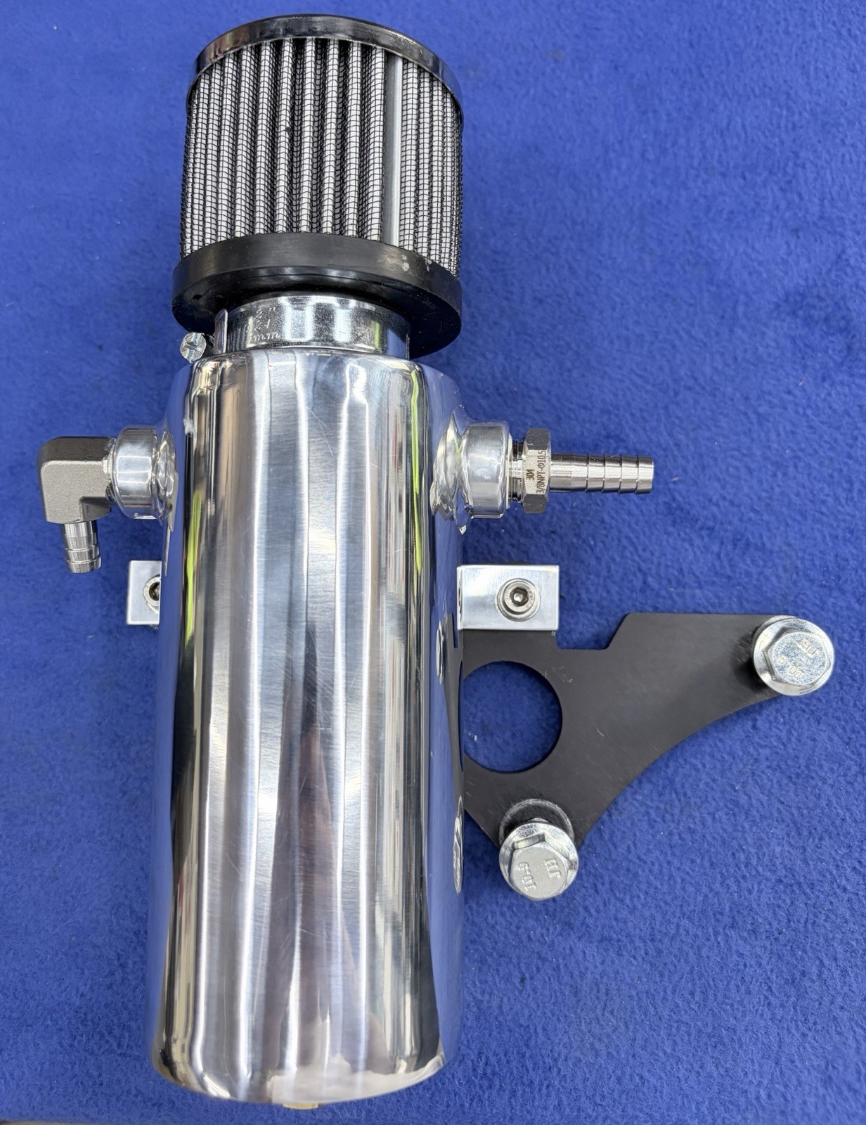 Polished Aluminum PCV Breather Tank & RH Cylinder Head Mount For GM LS1 Polished Aluminum PCV Breather Tank & RH Cylinder Head Mount For GM LS1