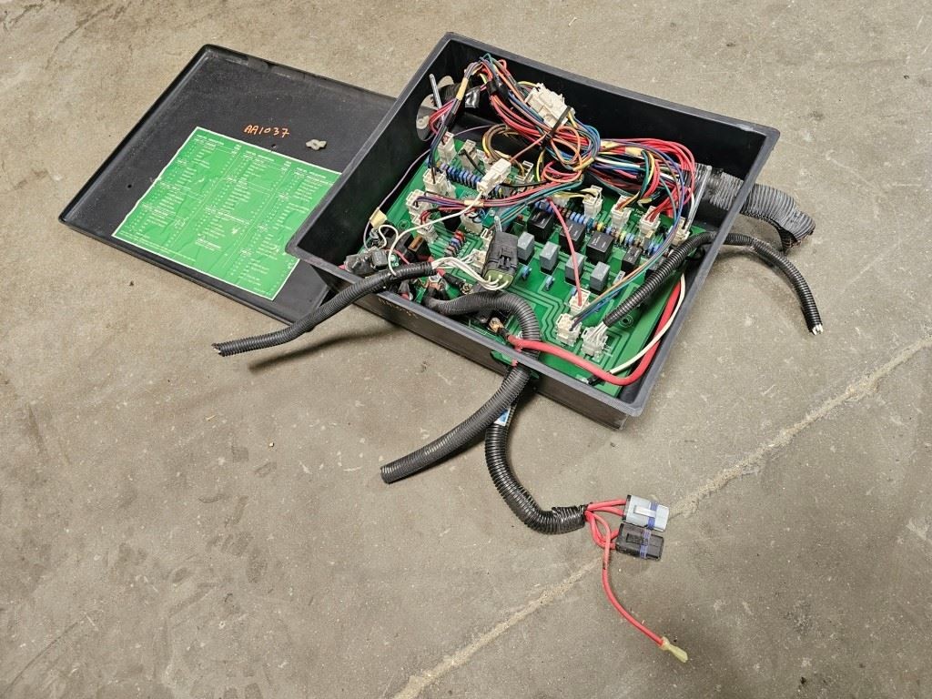 07 Monaco La Palma MEGA TECH RV BATTERY  Control Center BCC 16620962