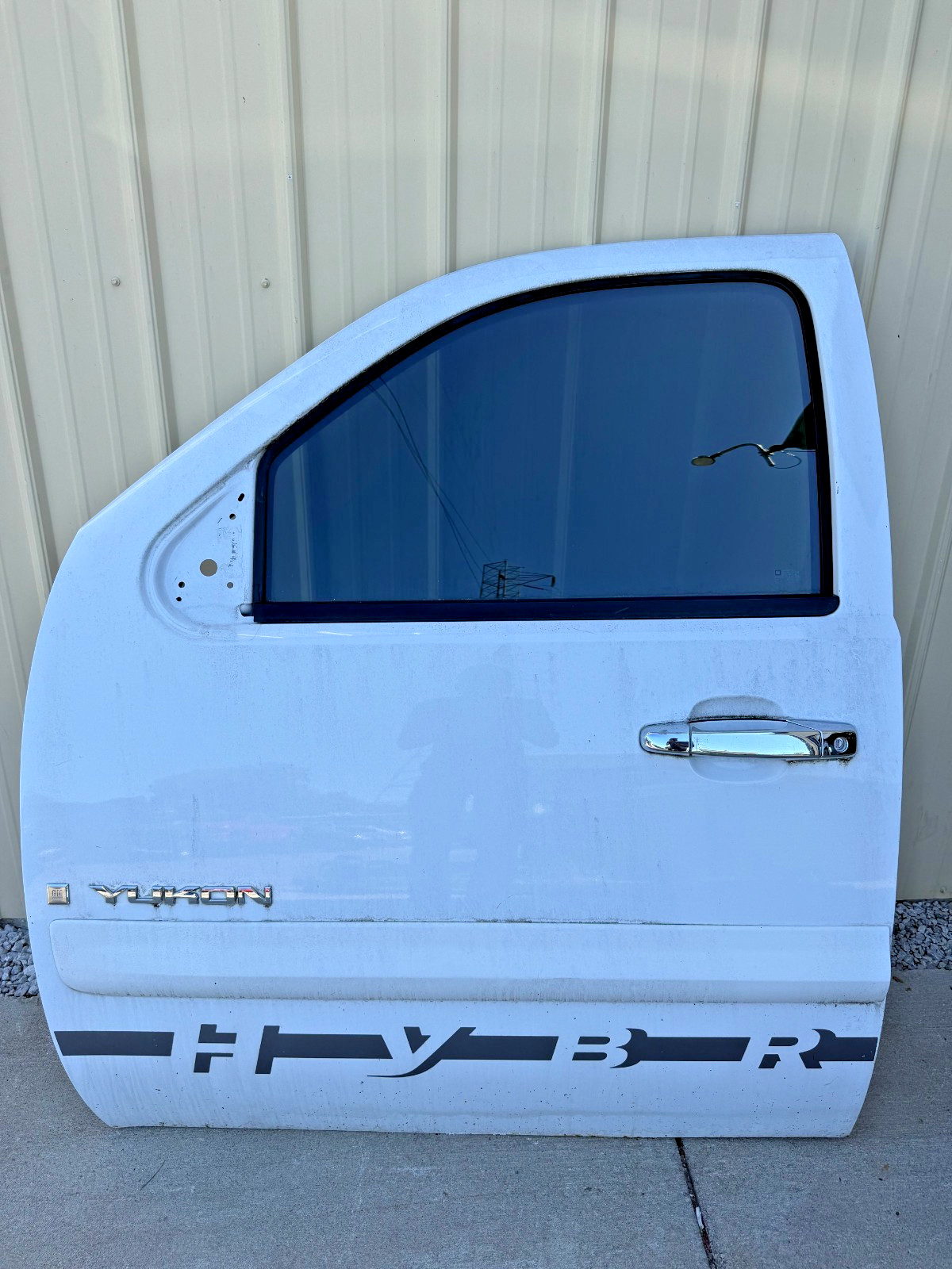 2008-2013 GMC YUKON DRIVER SIDE DOOR FRONT W/GLASS