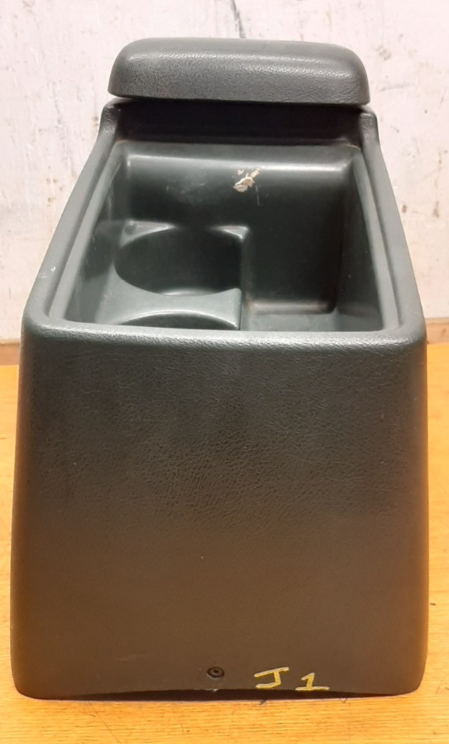 Jeep 1987-1995 YJ WRANGLER SAHARA GREEN plastic factory center console 