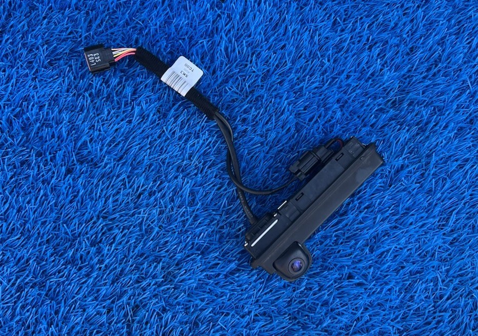 2020-2021 KIA SOUL TAILGATE LIFTGATE RELEASE OPEN HANDLE SWITCH & CAMERA OEM