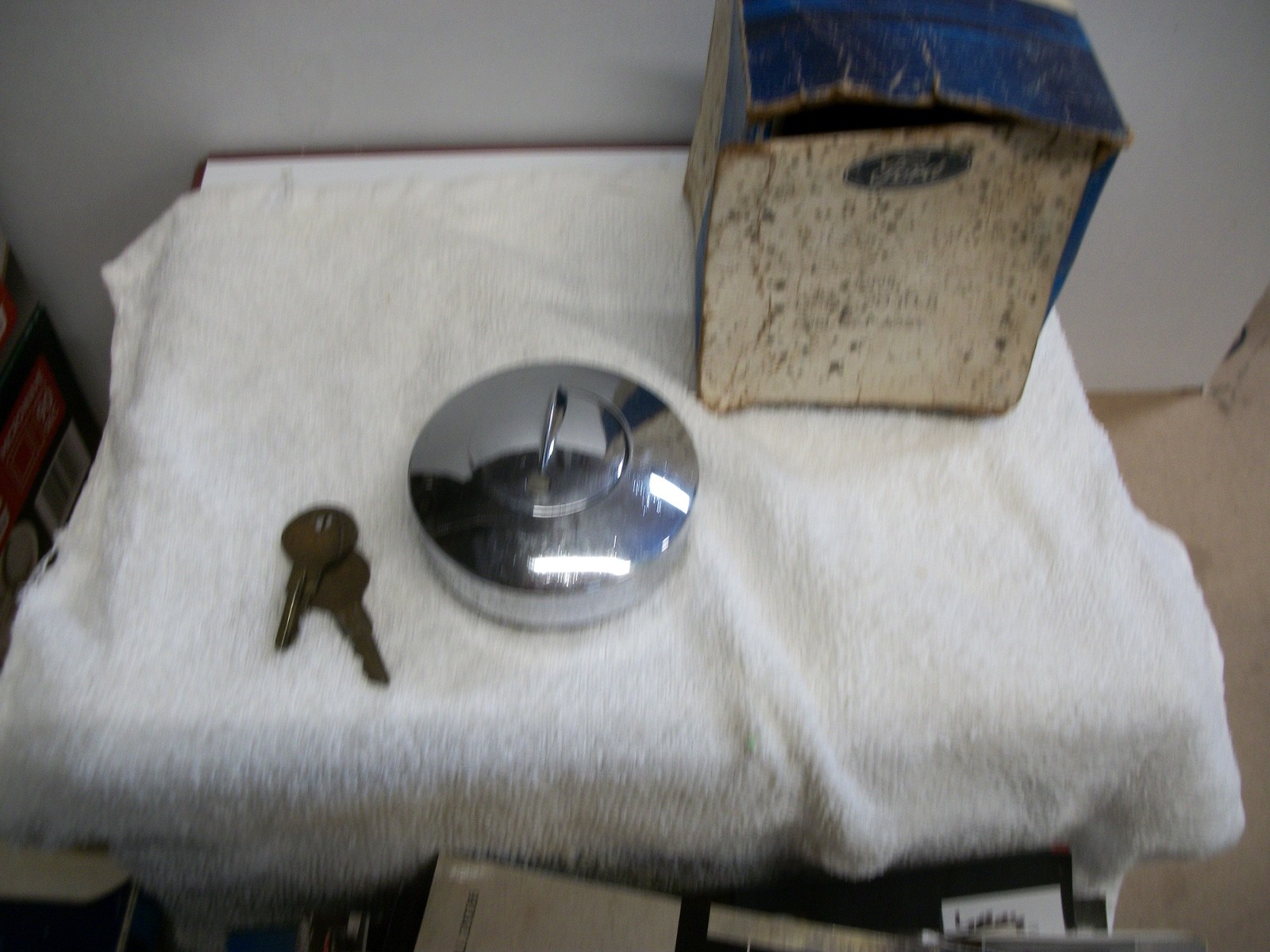 1956 CHEVY NOS FACTORY OPTION LOCKING GAS CAP 1956 CHEVY NOS FACTORY OPTION LOCKING GAS CAP