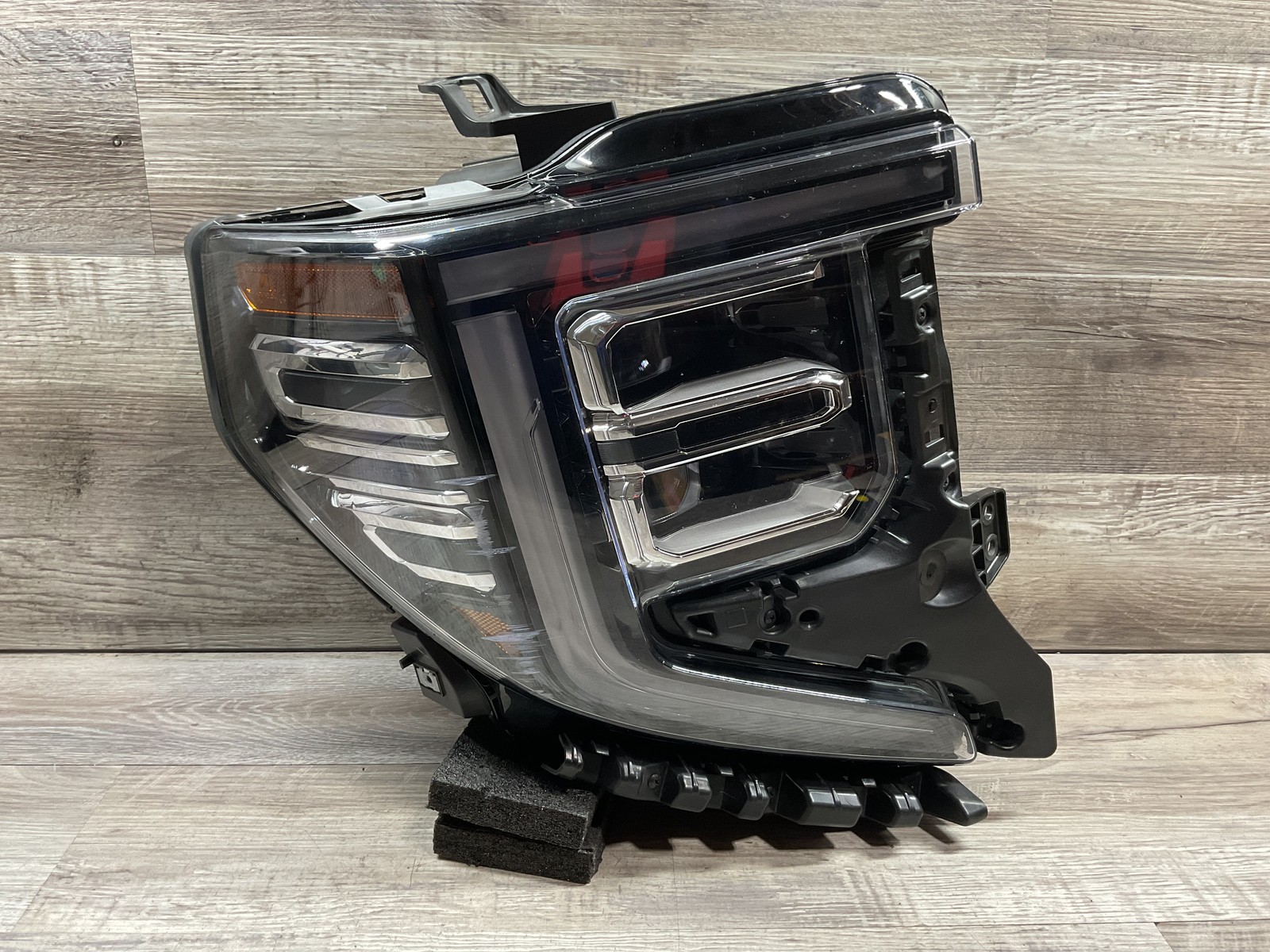 USED - 2022-2025 GMC Sierra 1500 Pickup R Headlamp - OEM
