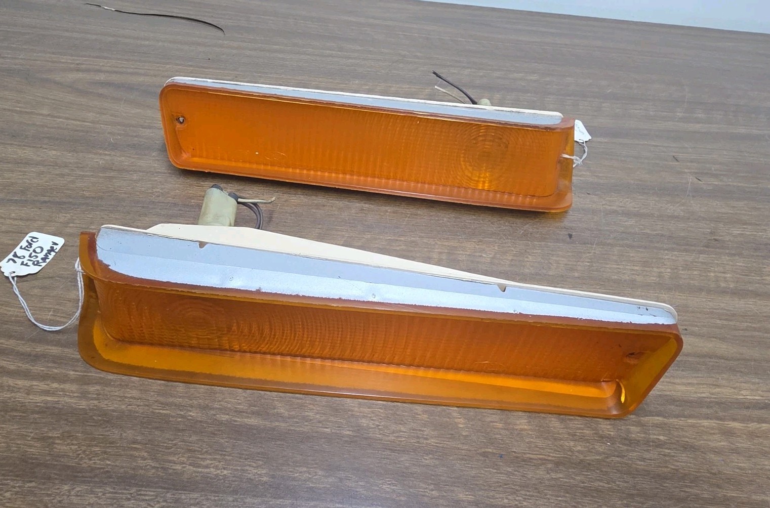 (Pair) Vintage 1978-1979 Ford F150 Bronco Turn Signal Parking Light Lamps OEM (Pair) Vintage 1978-1979 Ford F150 Bronco Turn Signal Parking Light Lamps OEM