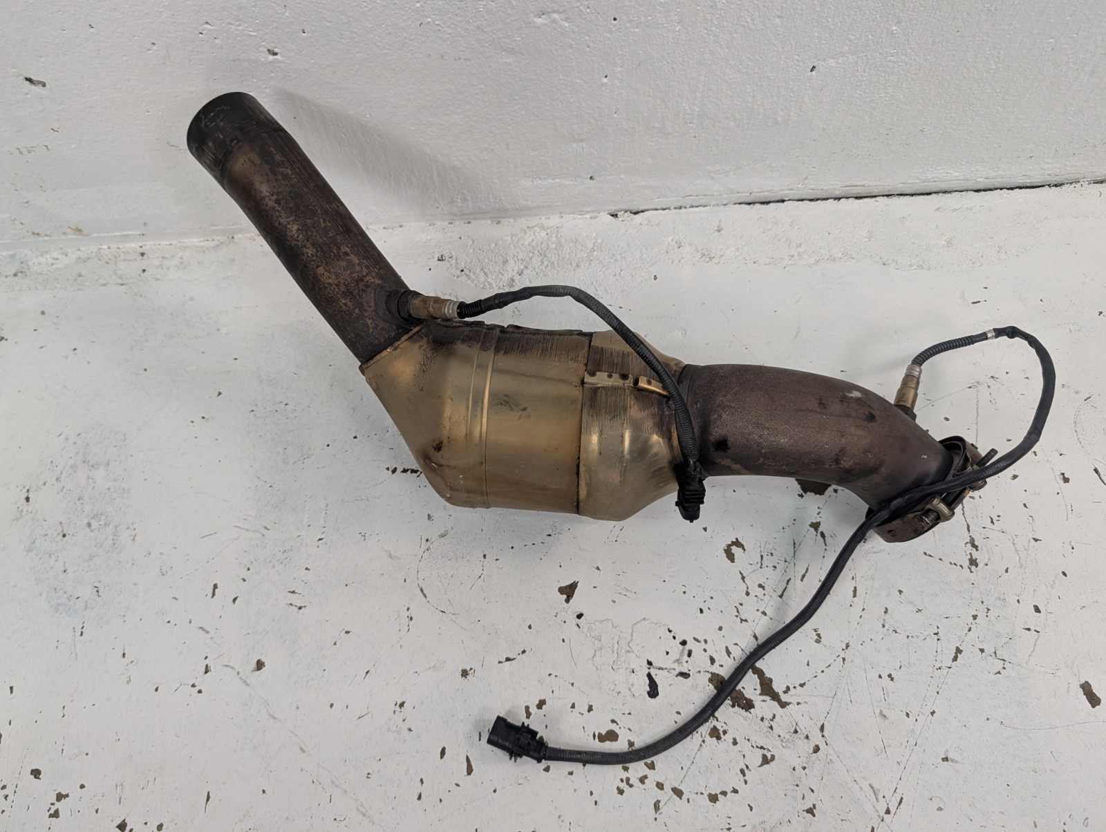 2014-2021 Maserati Ghibli Left Driver Side Engine Exhaust Downpipe 670009091 OEM