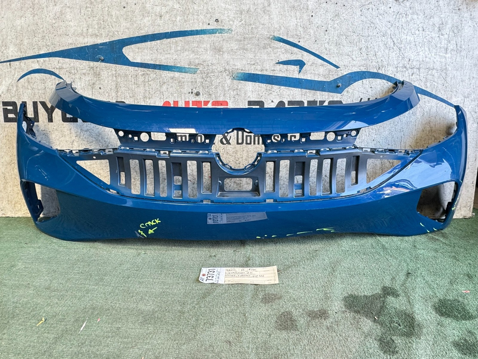 w/1crack 2021 2023 VOLKSWAGEN ID4 ID.4 FRONT BUMPER OEM AY73731 w/ sensor holes