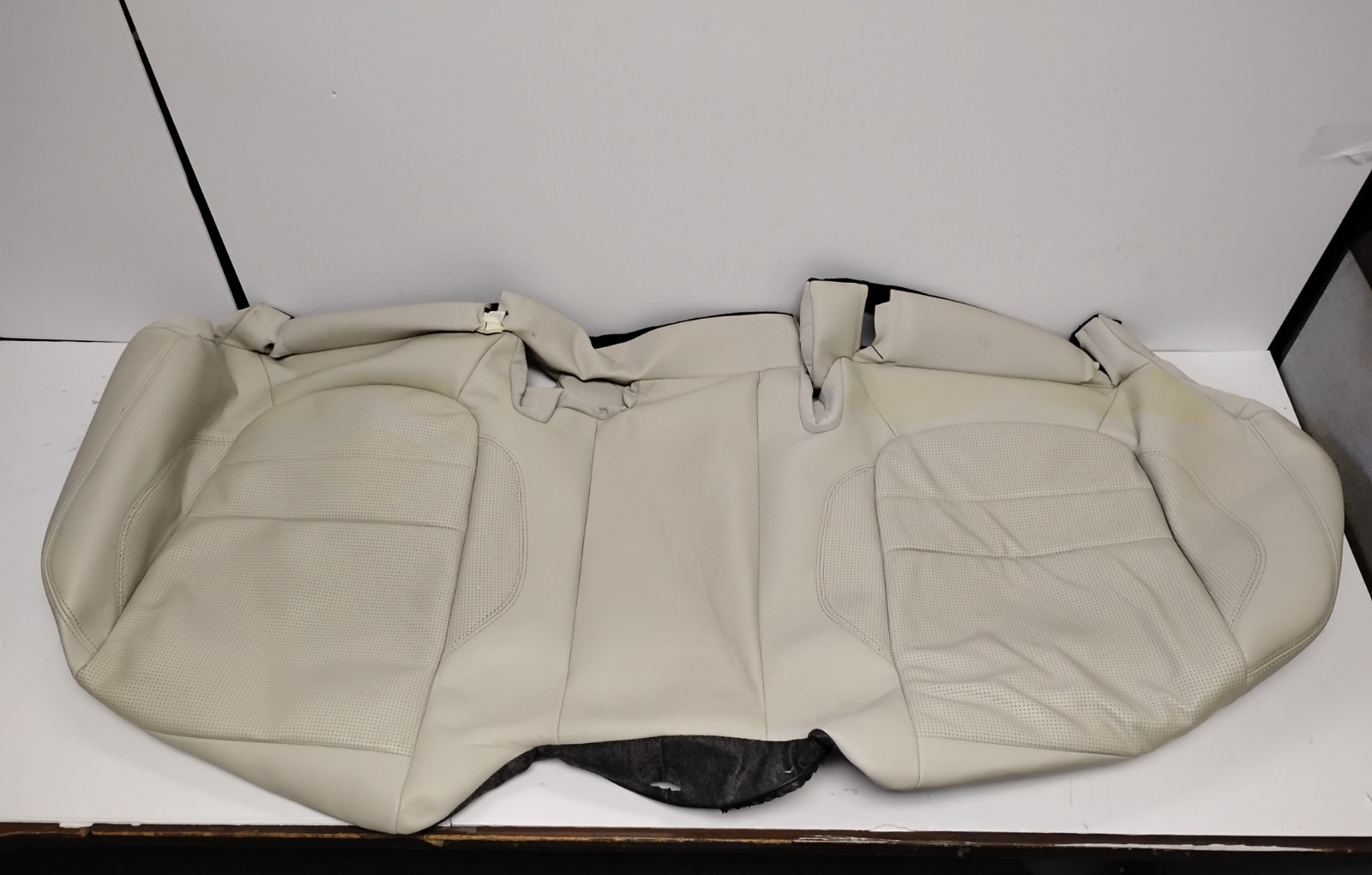 2021-2023 Jaguar F-Pace Back Seat Cover Oyster T4A35635LKP OEM 2021-2023 Jaguar F-Pace Back Seat Cover Oyster T4A35635LKP OEM