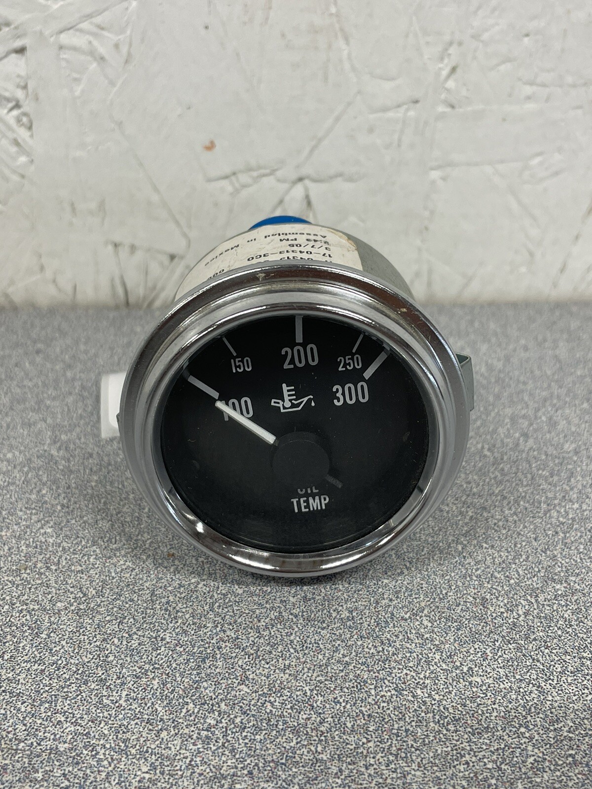 NOS Peterbilt 17-04313-3C0 Engine Oil Temperature Gauge New NOS Peterbilt 17-04313-3C0 Engine Oil Temperature Gauge New