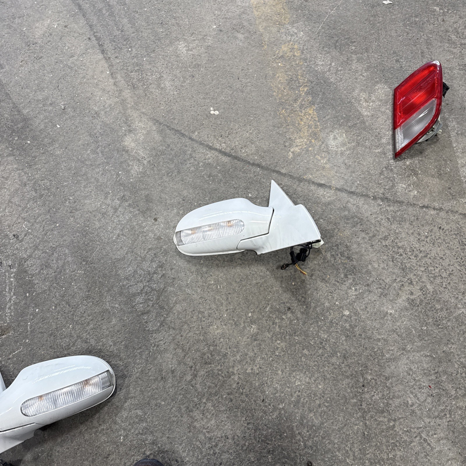 mercedes benz Complete Drivers Side Mirror Call 2003 And Pass. Will Separate mercedes benz Complete Drivers Side Mirror Call 2003 And Pass. Will Separate