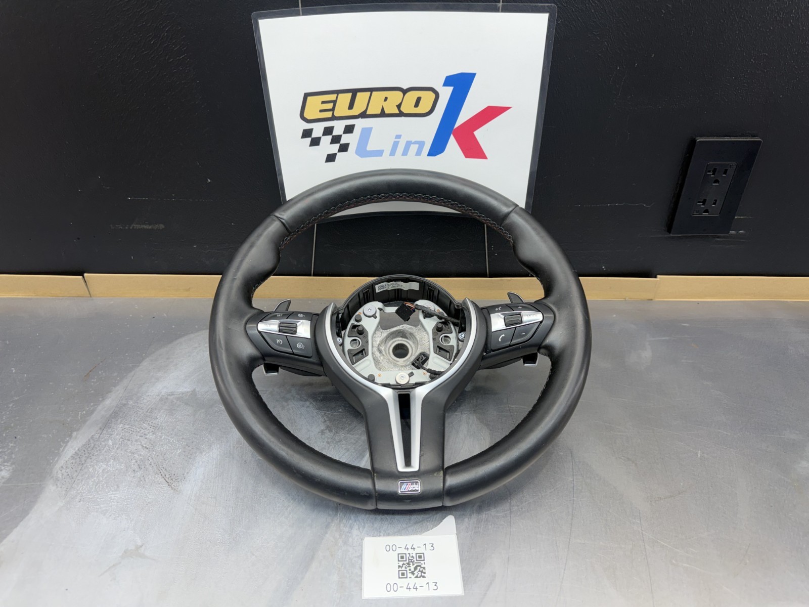 15-21 BMW F80 F82 F87 M2 M3 M4 Steering Wheel Black Heated w/ Paddle Shifters 15-21 BMW F80 F82 F87 M2 M3 M4 Steering Wheel Black Heated w/ Paddle Shifters