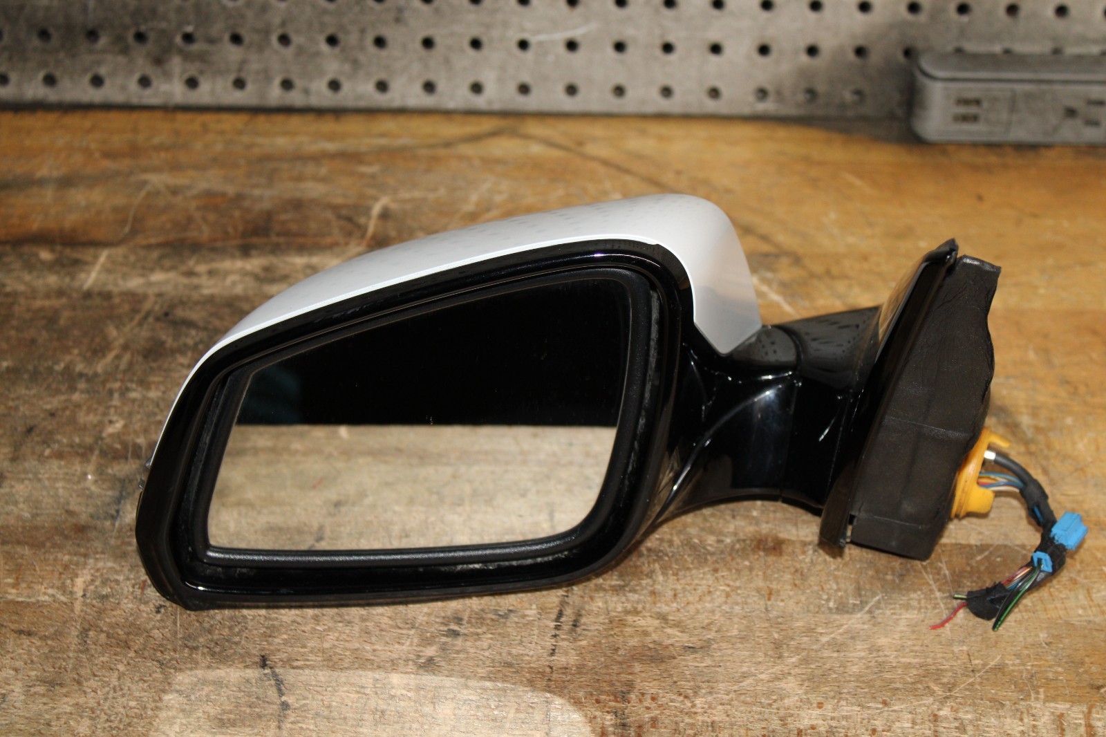 2013-2015 BMW 750Li left Side View Camera Blind Spot Mirror Assembly OEM 2013-2015 BMW 750Li left Side View Camera Blind Spot Mirror Assembly OEM