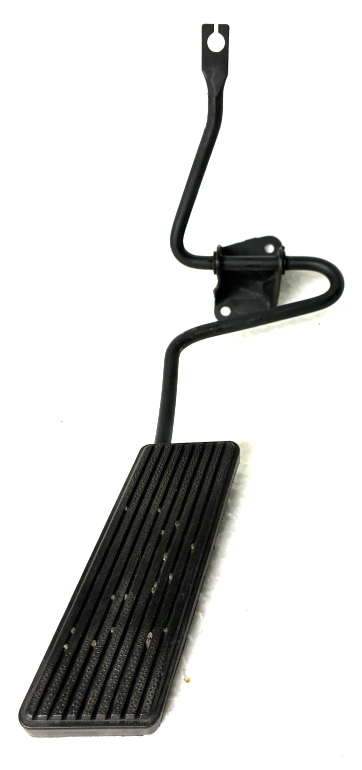 ORIGINAL 69-70 FORD MUSTANG ACCELERATOR PEDAL,SLIP IN CABLE STYLE,COUPE,FASTBACK ORIGINAL 69-70 FORD MUSTANG ACCELERATOR PEDAL,SLIP IN CABLE STYLE,COUPE,FASTBACK