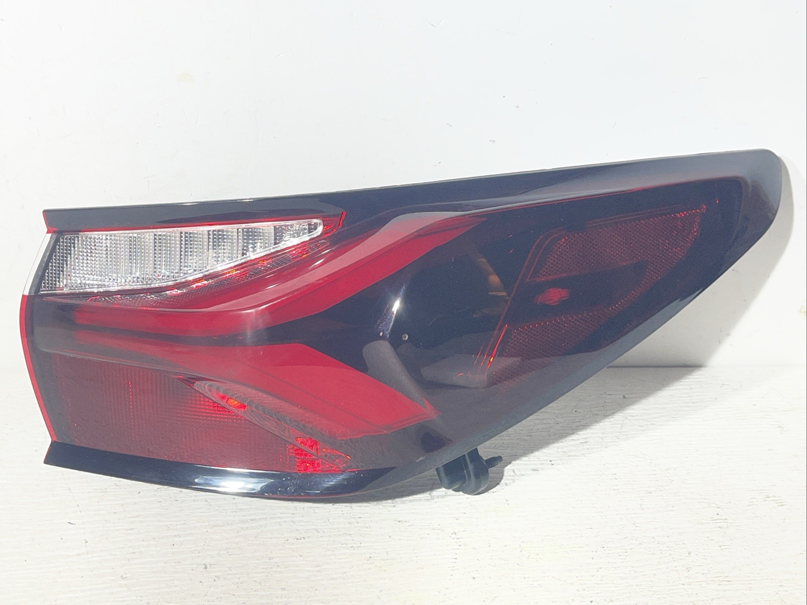 2019 - 2022 Chevrolet Blazer RH Passenger LED Outer Tail Light 84587612 OEM
