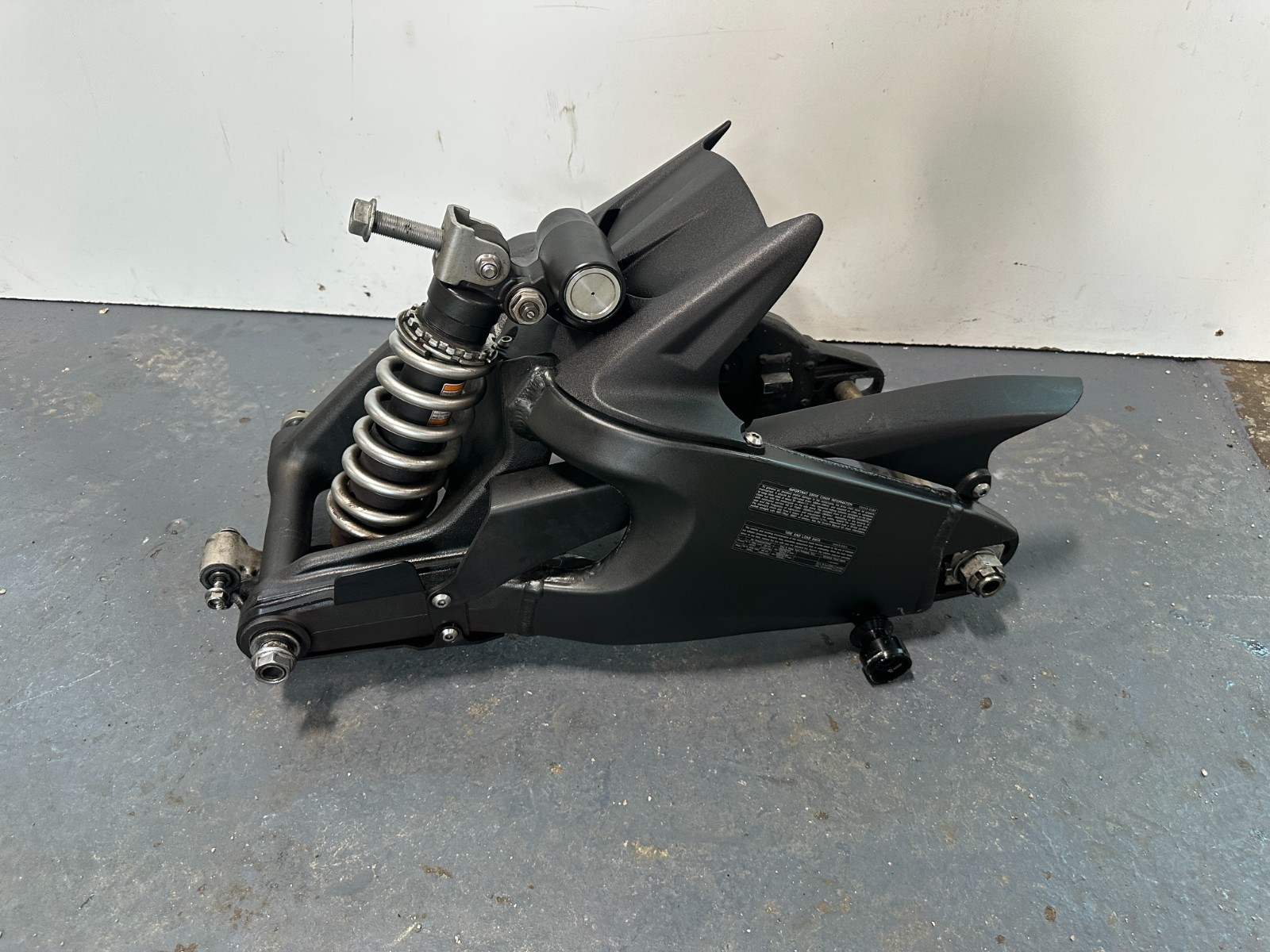 09-12 Kawasaki Ninja ZX6R Rear Swingarm Shock Back Frame Swing Arm Suspension