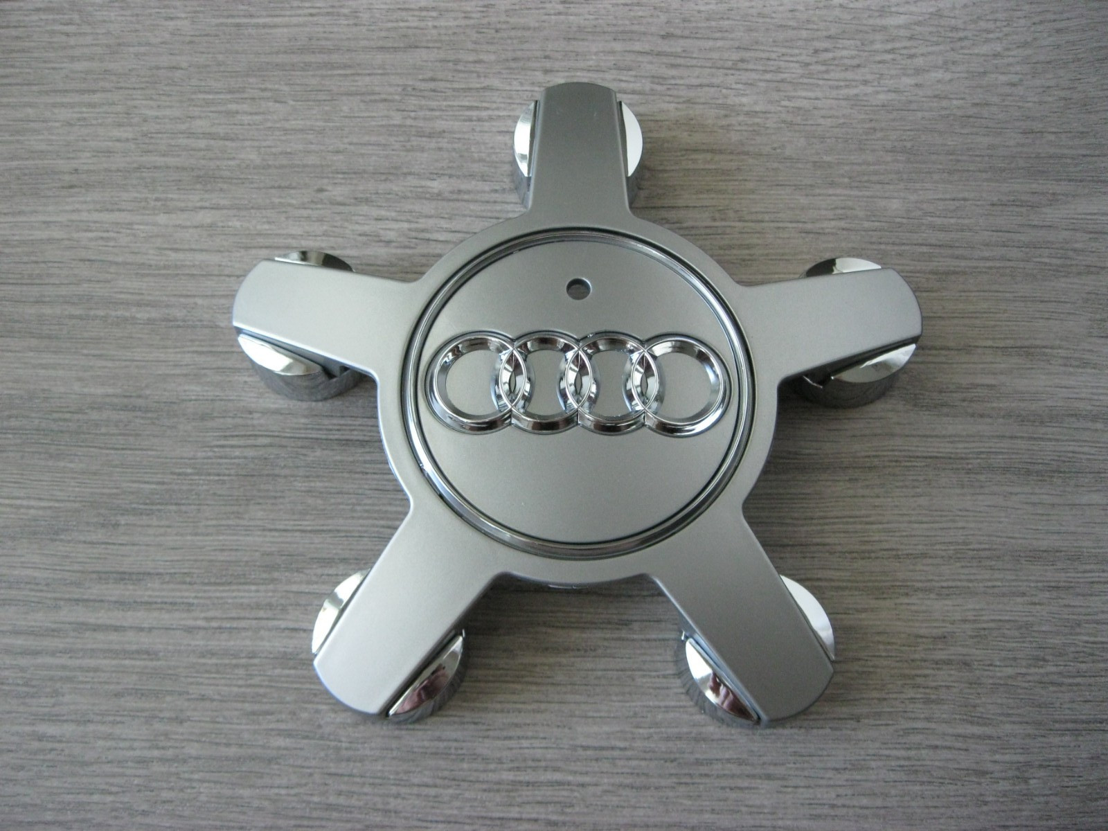 Wheel Hub Center Cap 4F0601165N For AUDI A3 A4 A5 Allroad A6 A7 A8 Q5 R8 TT Wheel Hub Center Cap 4F0601165N For AUDI A3 A4 A5 Allroad A6 A7 A8 Q5 R8 TT