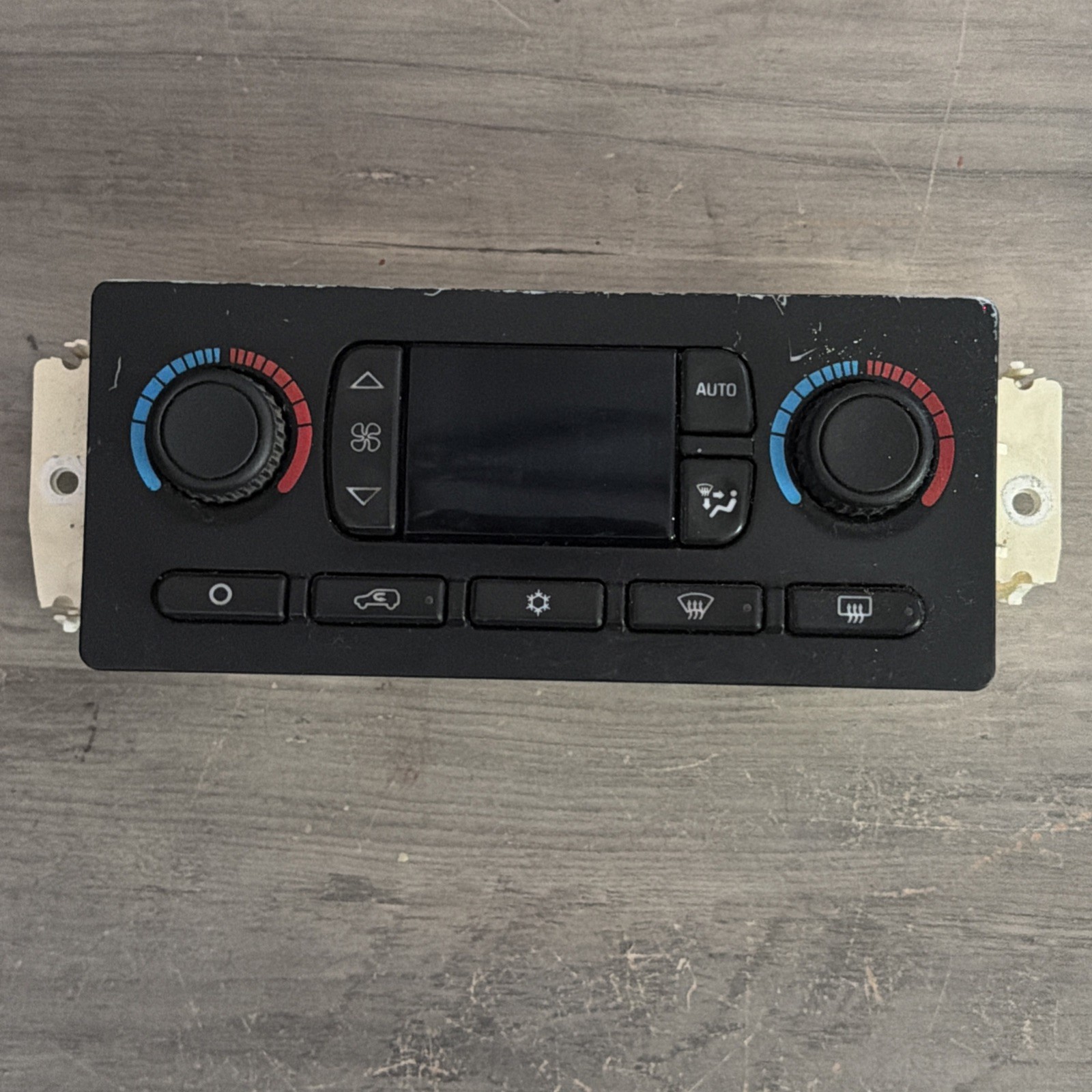 2003-2007 HUMMER H2 A/C HEATER CLIMATE CONTROL SWITCH PANEL 2003-2007 HUMMER H2 A/C HEATER CLIMATE CONTROL SWITCH PANEL