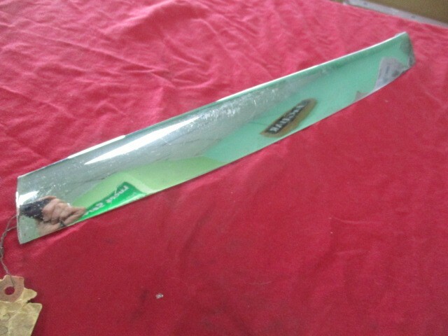 Jaguar E-Type series I, 3.8 roadster left hand door chrome moulding NOS, BD25145