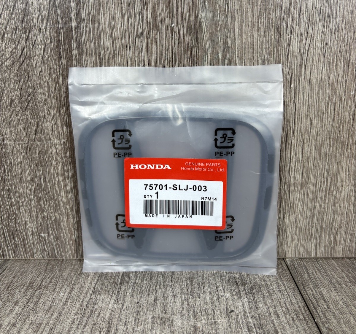 Fac7 Outlet for MODEL AS LISTED GENUINE STYLE FRONT 75700TV8E01 EMBLEM BADGE Fac7 Outlet for MODEL AS LISTED GENUINE STYLE FRONT 75700TV8E01 EMBLEM BADGE