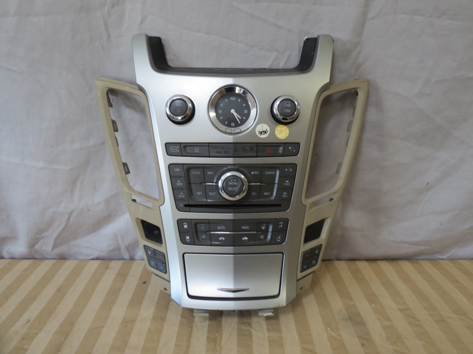 09-13 Cadillac CTS Coupe AM FM GPS Radio Climate Control Panel 25947726 14780434 09-13 Cadillac CTS Coupe AM FM GPS Radio Climate Control Panel 25947726 14780434