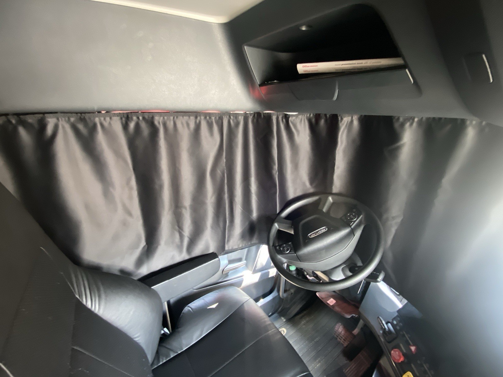 Windshield Curtains fits Freightliner Cascadia all Years NO RAILS Windshield Curtains fits Freightliner Cascadia all Years NO RAILS
