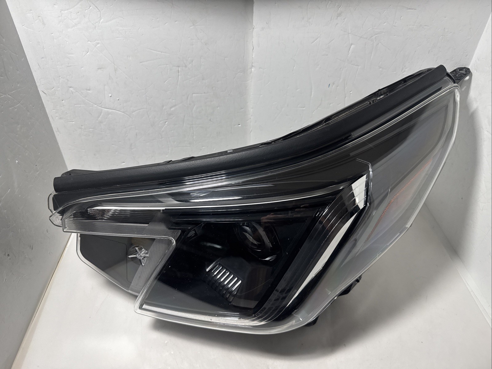 Subaru Forester Wilderness 2022 2023 2024 LH Driver LED Headlight OEM 84001SJ390