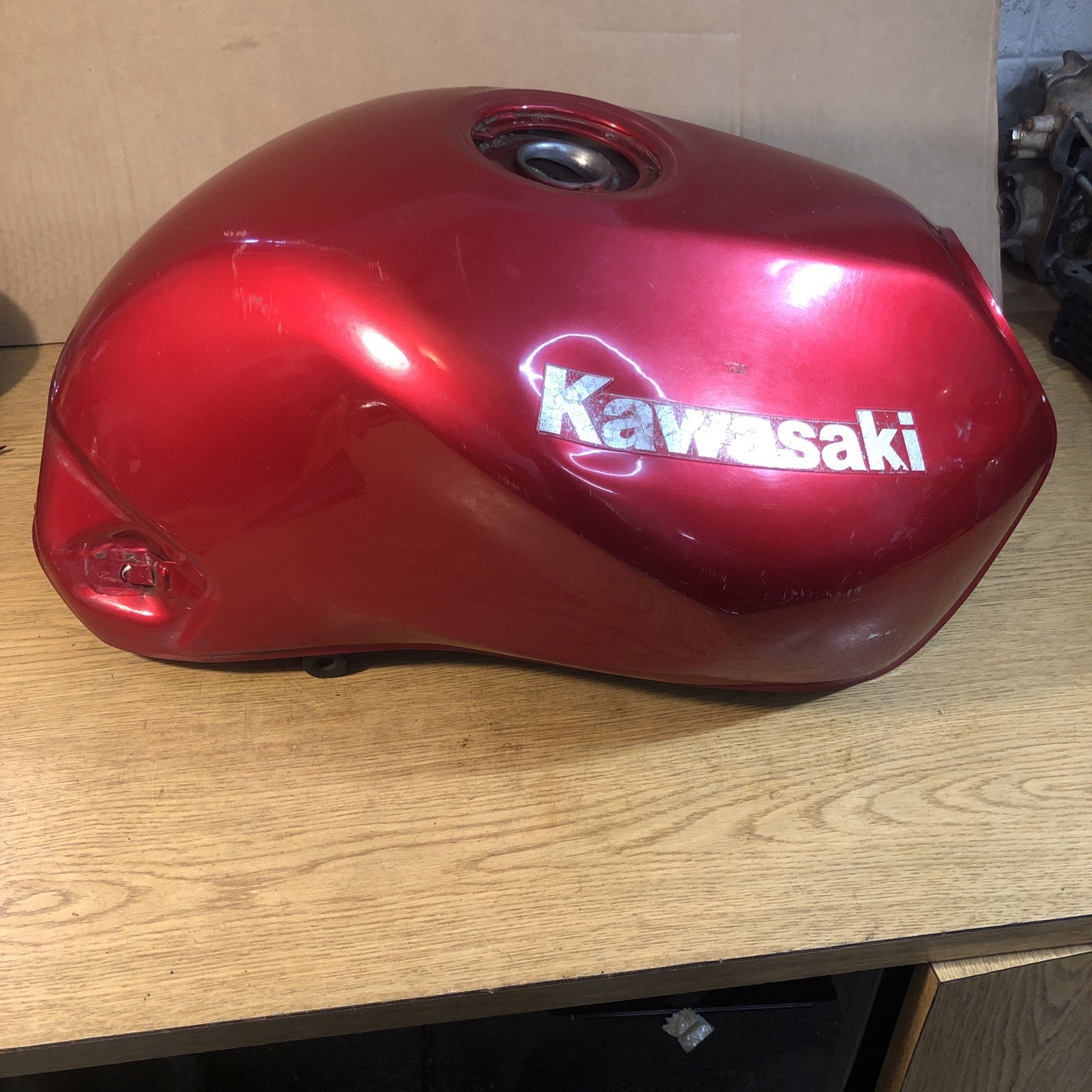 2001 KAWASAKI ZR7S OEM FUEL  PETRO TANK 51081-5439-A5