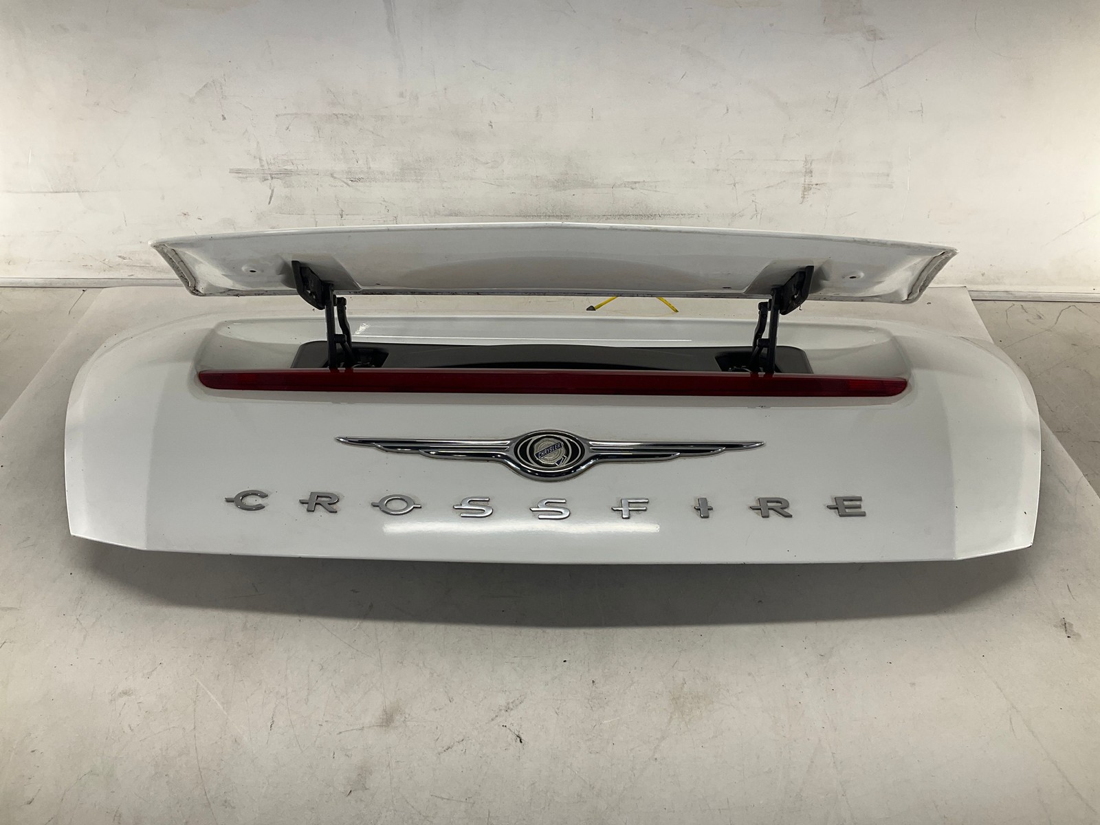 05-08 Chrysler Crossfire Convertible Exterior Rear Trunk Lid Deck w/ Spoiler CM 05-08 Chrysler Crossfire Convertible Exterior Rear Trunk Lid Deck w/ Spoiler CM