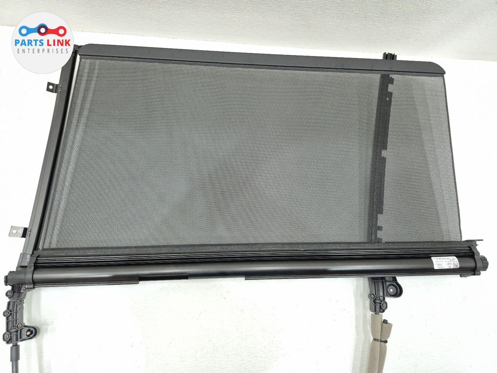 2020-25 MERCEDES GLS580 REAR RIGHT DOOR WINDOW GLASS ROLLER SUN SHADE BLIND OEM