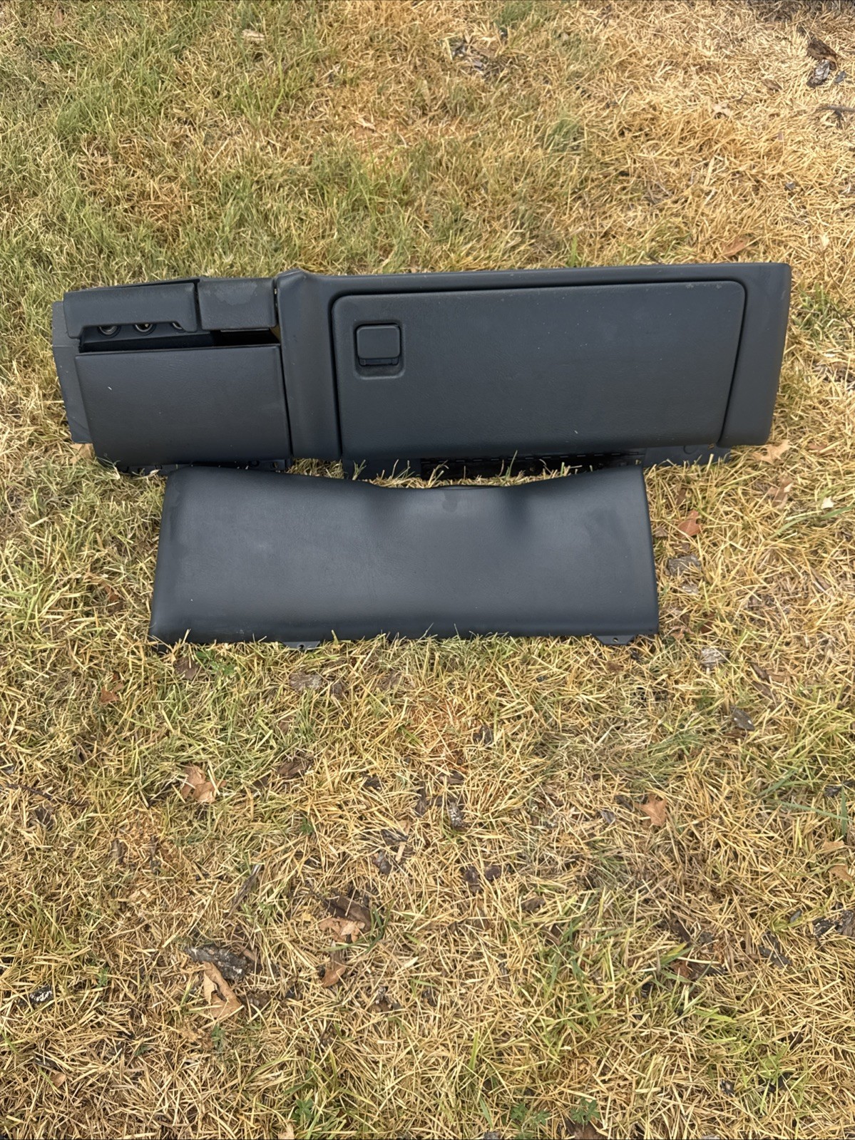 2003-2007 Chevy Silverado Gmc Sierra Glove Box And Knee Panel Gray 2003-2007 Chevy Silverado Gmc Sierra Glove Box And Knee Panel Gray