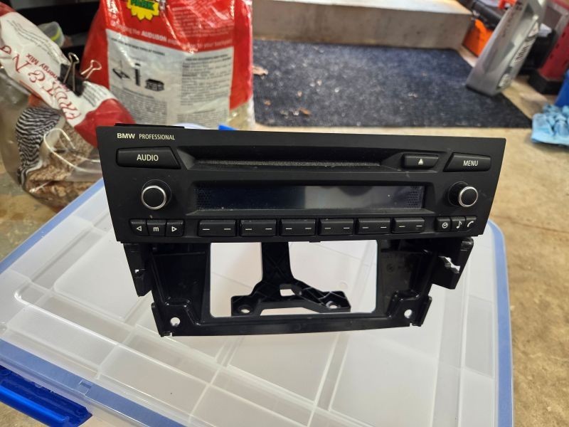 10-13 BMW 135i E82 E88 E90 E93 CD Radio Professional Receiver CD Player OEM 10-13 BMW 135i E82 E88 E90 E93 CD Radio Professional Receiver CD Player OEM