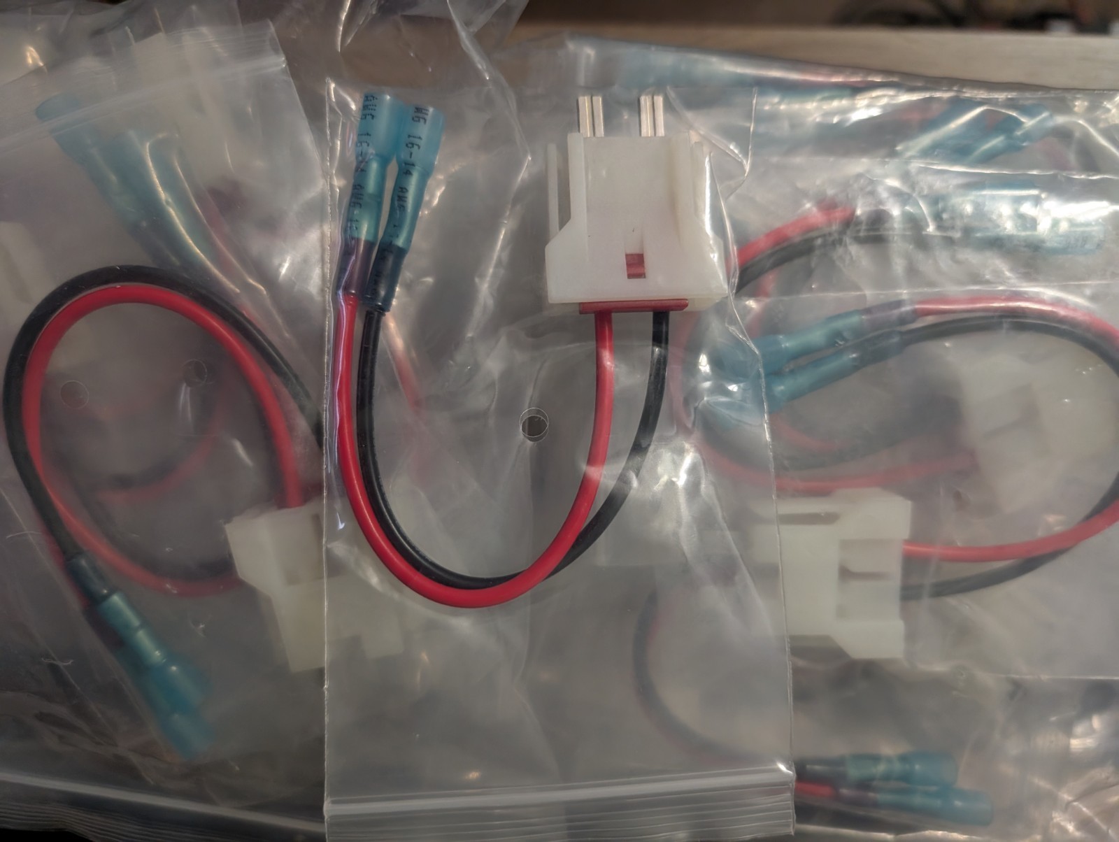 2 PCS Paccar Volvo Kenworth - Fusebox Accessory Connector - 2-pin