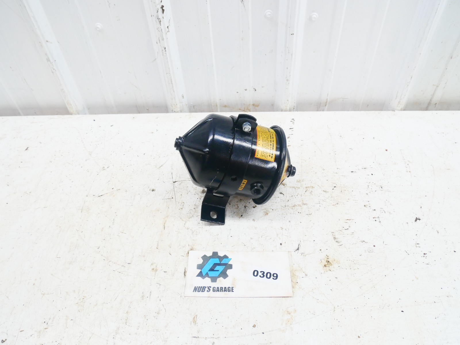 NOS Willys Truck Wagon Jeep CJ2A CJ3A CJ3B CJ5 Oil Filter Canister F134 L134 NOS Willys Truck Wagon Jeep CJ2A CJ3A CJ3B CJ5 Oil Filter Canister F134 L134