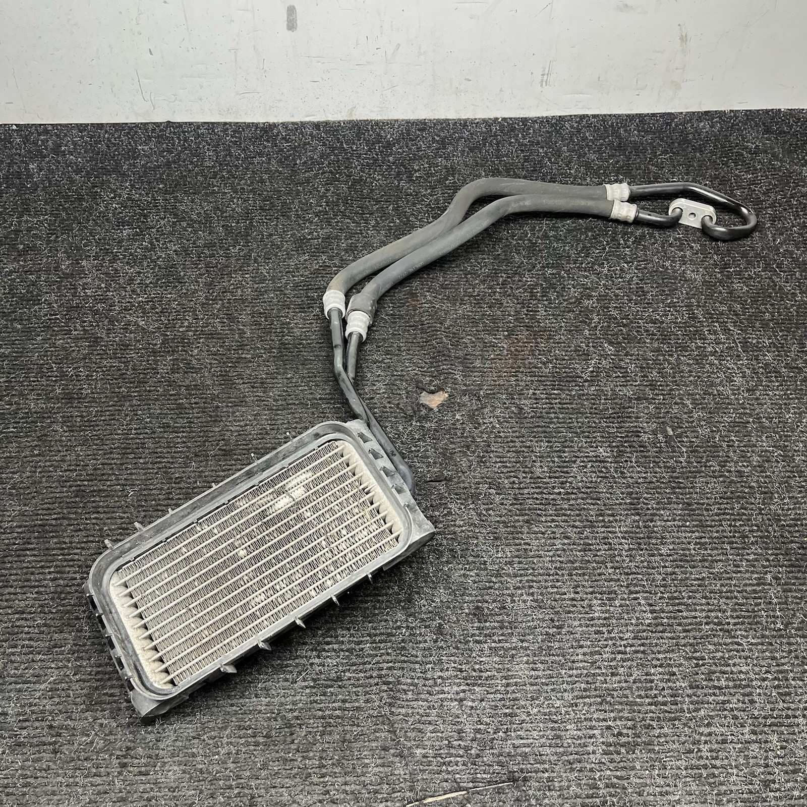 ☑️ 2009-2016 BMW E89 Z4 N54 35i ENGINE OIL COOLER HEAT EXCHANGER W/ LINES OEM ☑️ 2009-2016 BMW E89 Z4 N54 35i ENGINE OIL COOLER HEAT EXCHANGER W/ LINES OEM