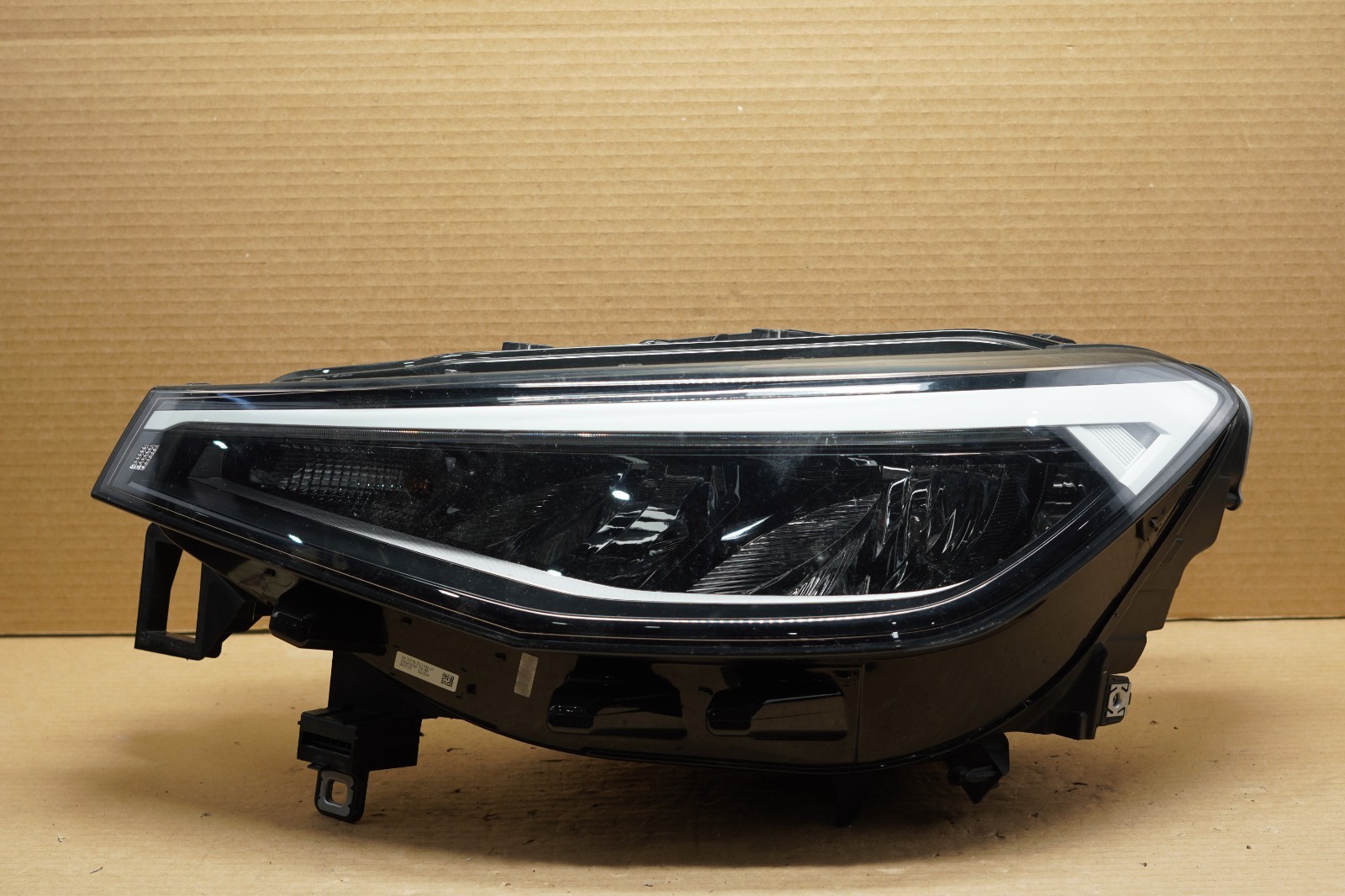 2021 2022 2023 Volkswagen ID4 Left Driver Reflector LED OEM Headlight K1