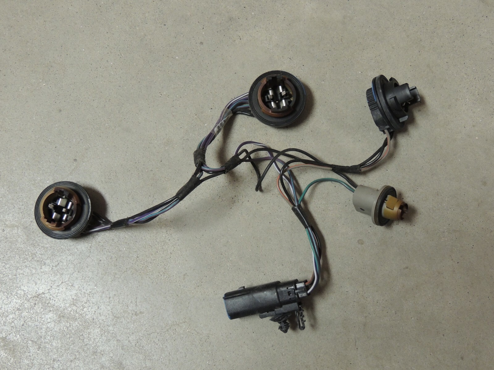 11-14 Ford Edge Tail Light Wiring Harness, OEM Bulb Sockets LH RH Left OR right 11-14 Ford Edge Tail Light Wiring Harness, OEM Bulb Sockets LH RH Left OR right