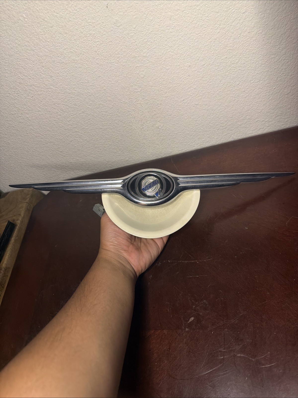 2005-2010 PT Cruiser Electric Liftgate Trunk Hatch Handle Emblem White 2005-2010 PT Cruiser Electric Liftgate Trunk Hatch Handle Emblem White
