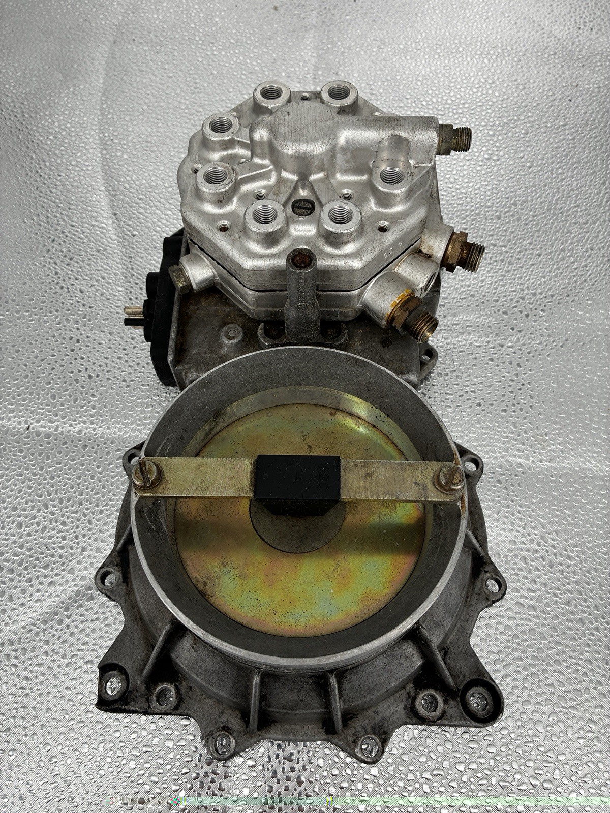 OEM MERCEDES W126 420SEL 560SL 560SEL 1986-1991 V8 FUEL INJECTION DISTRIBUTOR OEM MERCEDES W126 420SEL 560SL 560SEL 1986-1991 V8 FUEL INJECTION DISTRIBUTOR