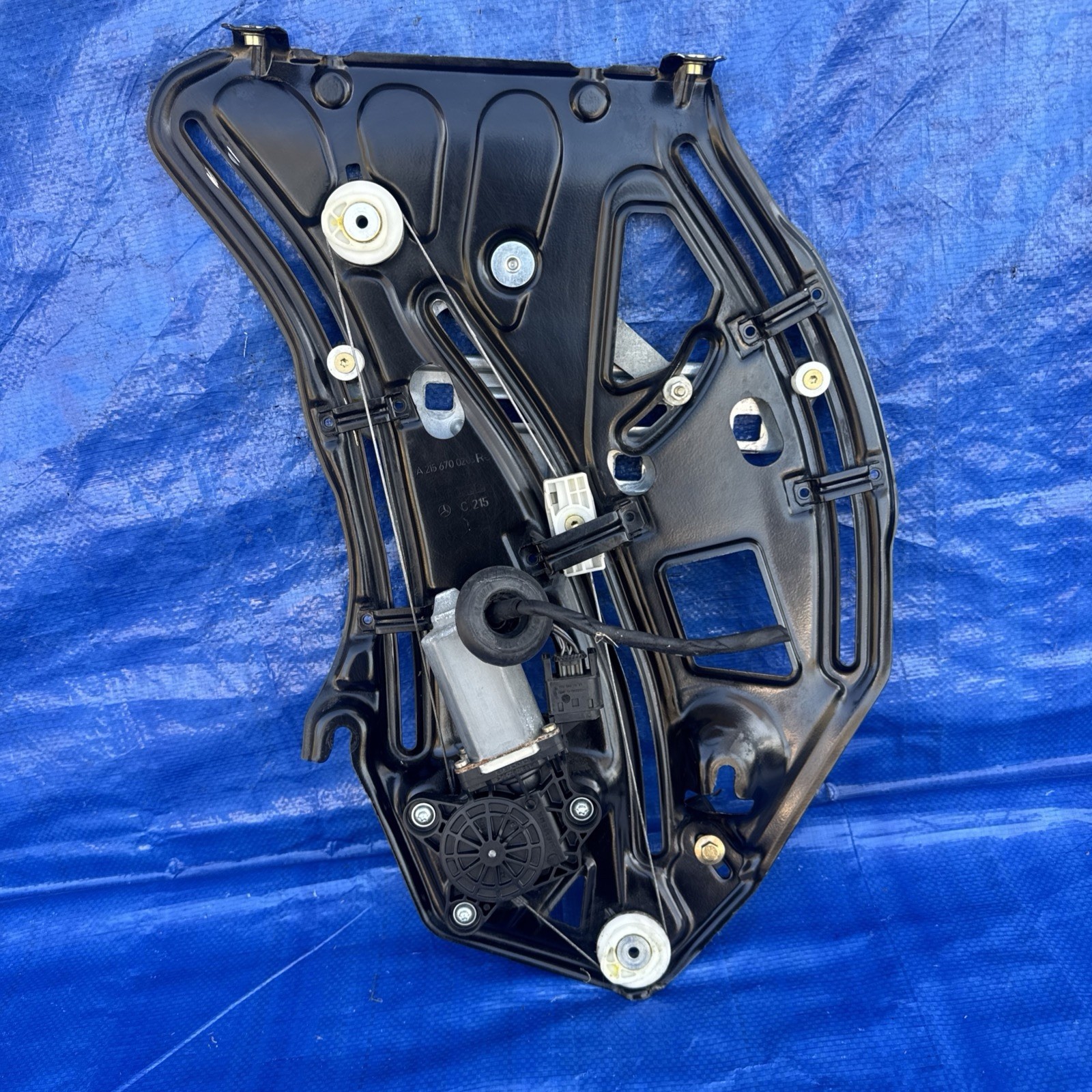 00-06 Mercedes W215 CL500 CL55 AMG Rear Right Window Regulator w/Motor OEM 00-06 Mercedes W215 CL500 CL55 AMG Rear Right Window Regulator w/Motor OEM
