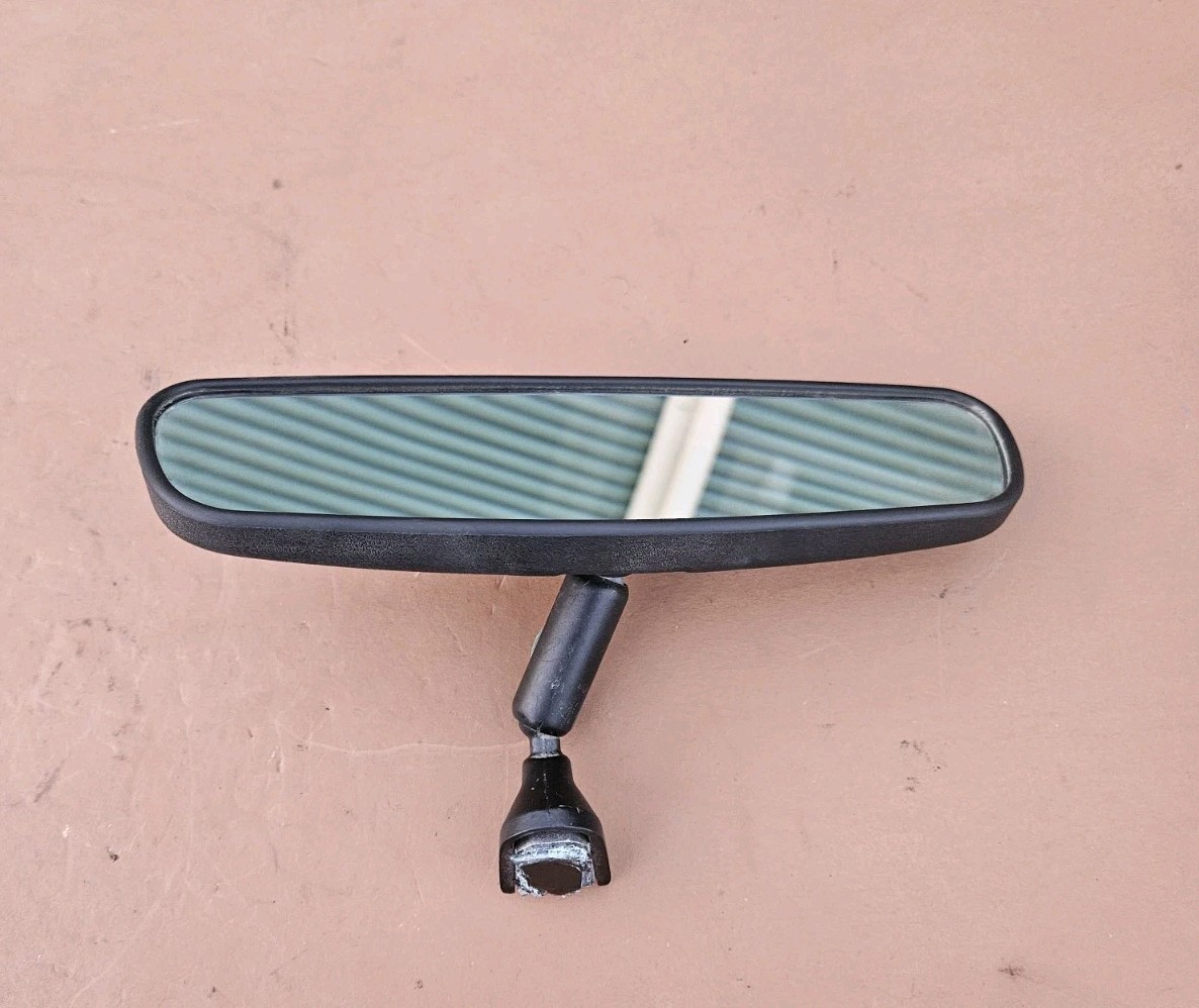 2020 - 2025 TOYOTA HIGHLANDER INTERIOR REAR VIEW MIRROR OEM 2020 - 2025 TOYOTA HIGHLANDER INTERIOR REAR VIEW MIRROR OEM