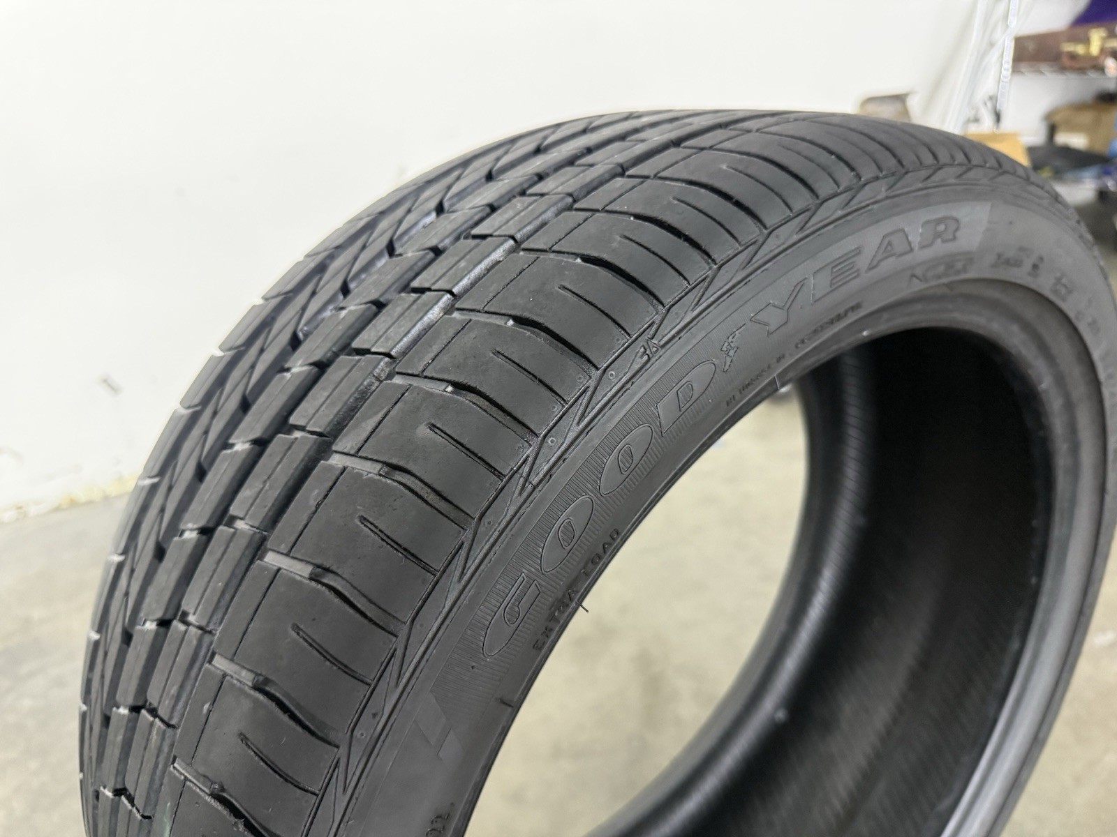 (1) Used 245/40R19 Goodyear Excellence Run Flat BMW (1) Used 245/40R19 Goodyear Excellence Run Flat BMW