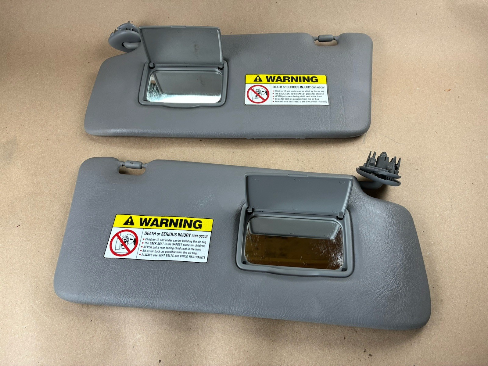 2002-2004 Honda CR-V CRV Sunvisor Set Sun Visor Shade Pair Genuine OEM Gray
