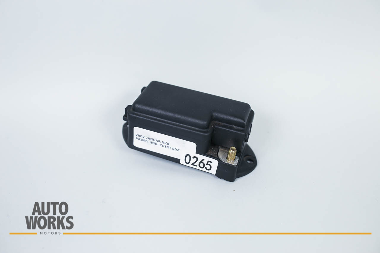 00-03 Jaguar XKR XK8 X100 Engine Motor Bay Room Relay Fusebox Fuse Box OEM 00-03 Jaguar XKR XK8 X100 Engine Motor Bay Room Relay Fusebox Fuse Box OEM