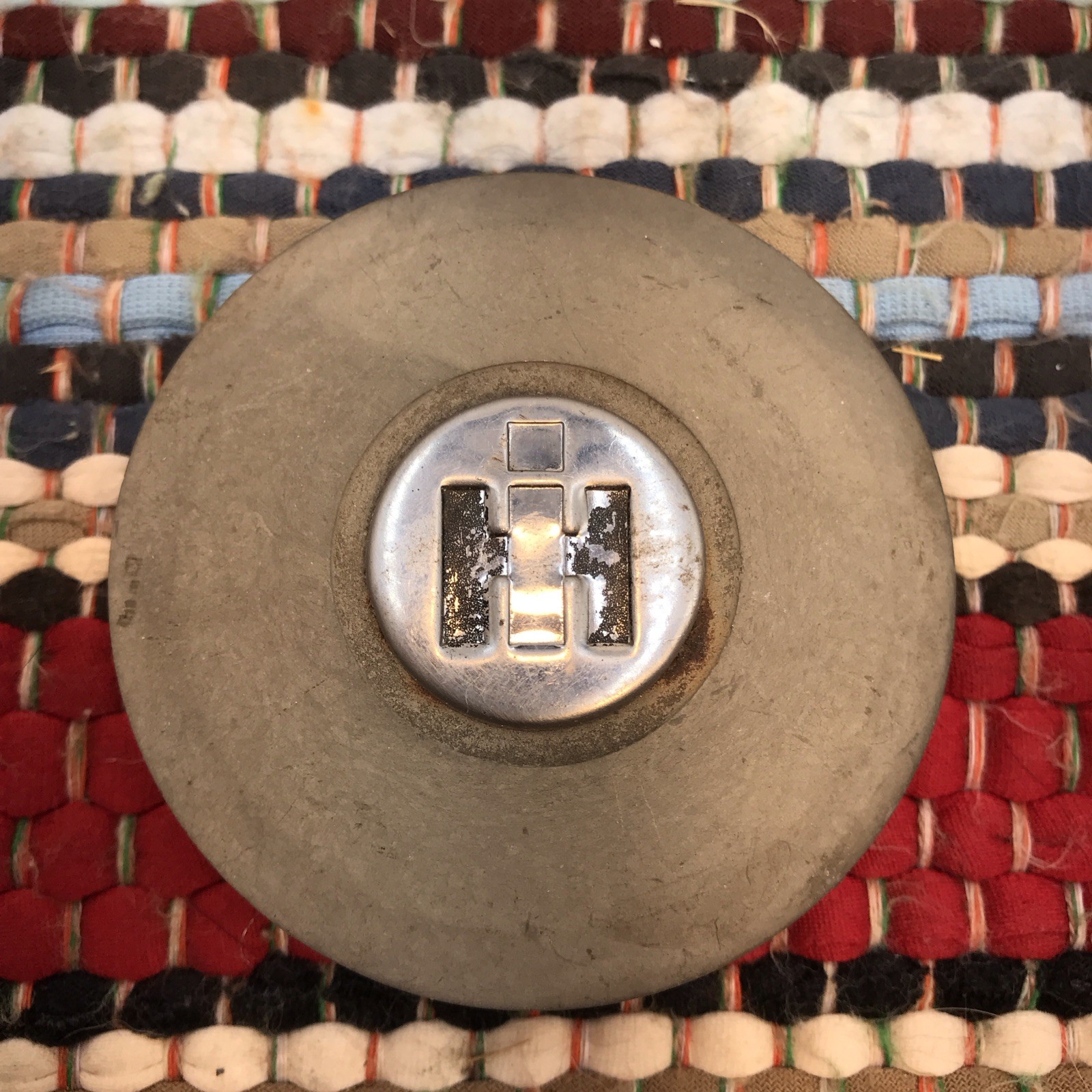 1957 58 59 60 61 62 63 64 1965 INTERNATIONAL HARVESTER TRUCK SCOUT Horn Button 1957 58 59 60 61 62 63 64 1965 INTERNATIONAL HARVESTER TRUCK SCOUT Horn Button