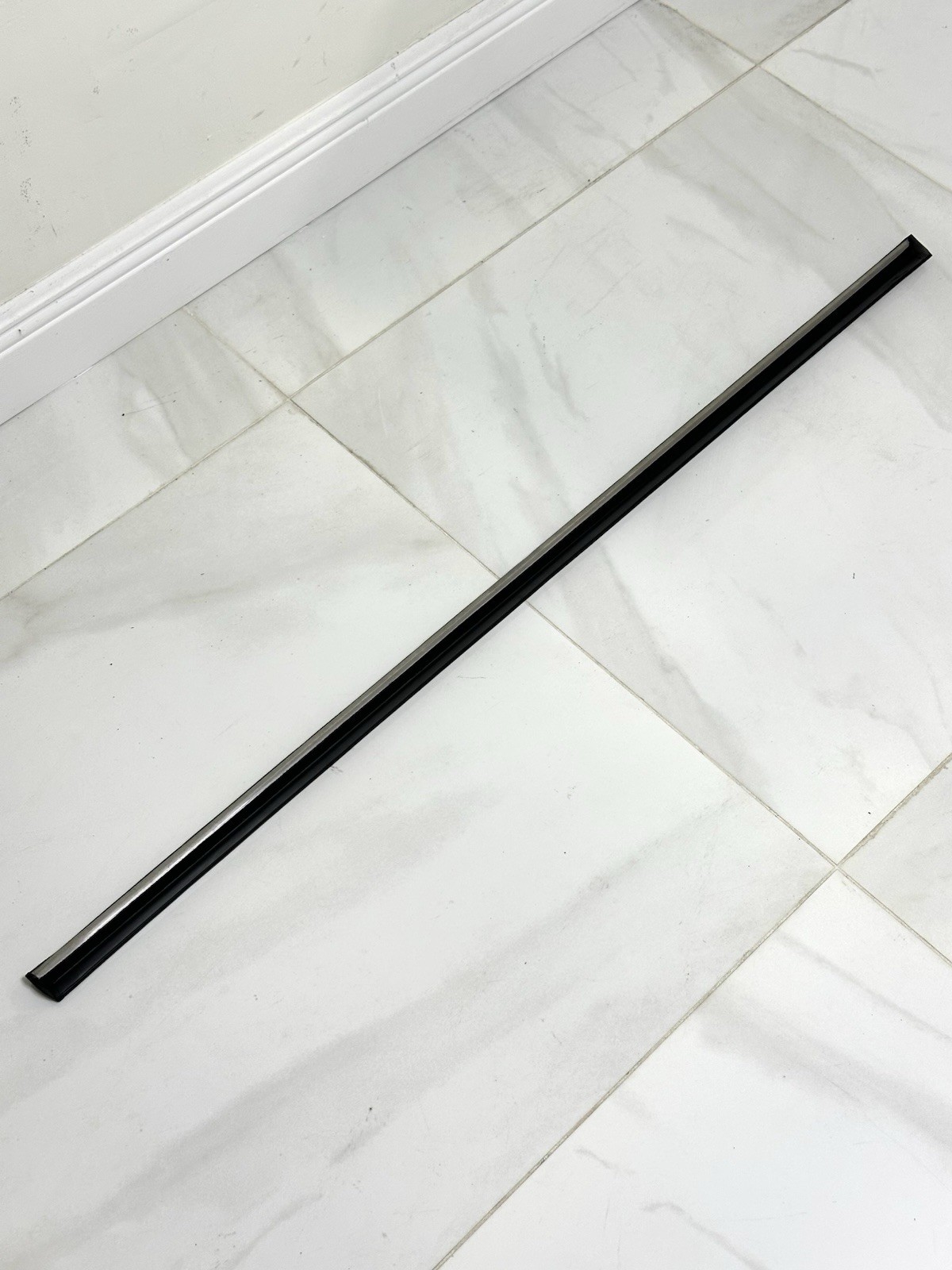 1974-1989 Mercedes W107 380SL 450SL 560SL SLC Right Door Molding Passenger OEM 1974-1989 Mercedes W107 380SL 450SL 560SL SLC Right Door Molding Passenger OEM