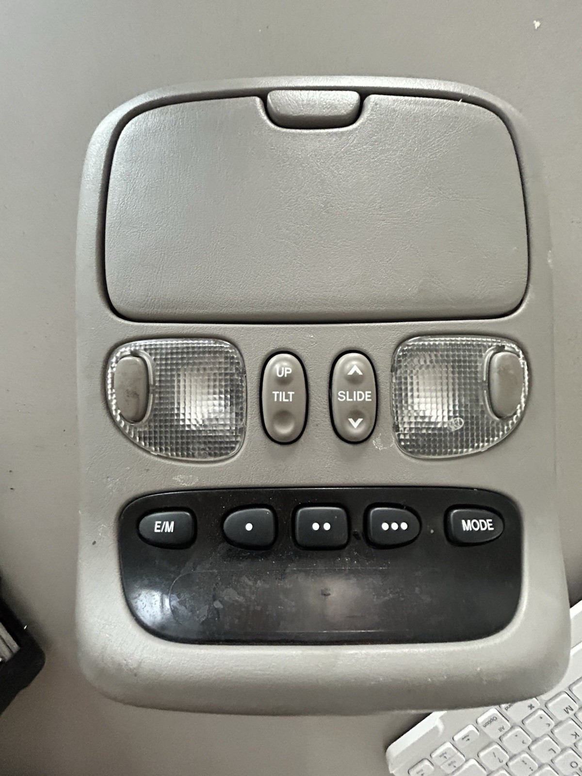 01-07 Toyota Sequoia OEM Overhead Console Sunroof Switch Homelink Gray